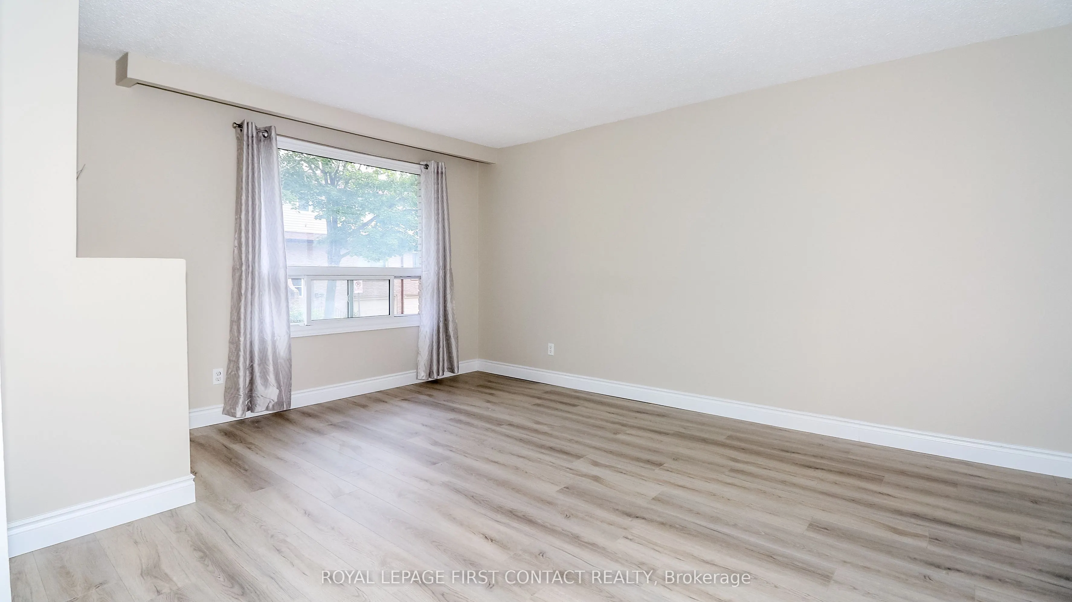 1095 Mississaga Street W, #76