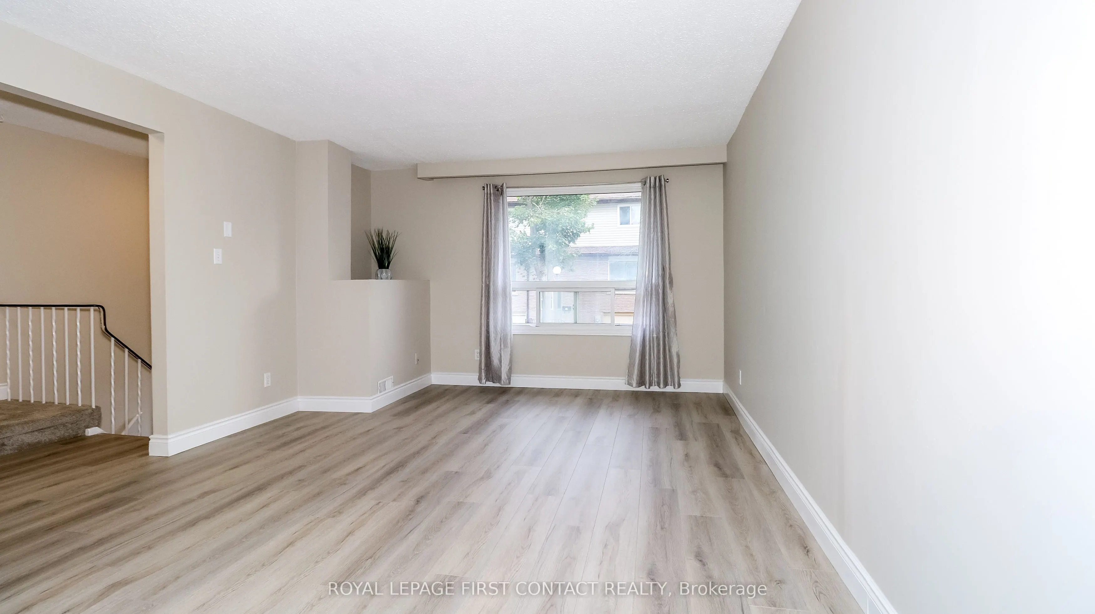 1095 Mississaga Street W, #76