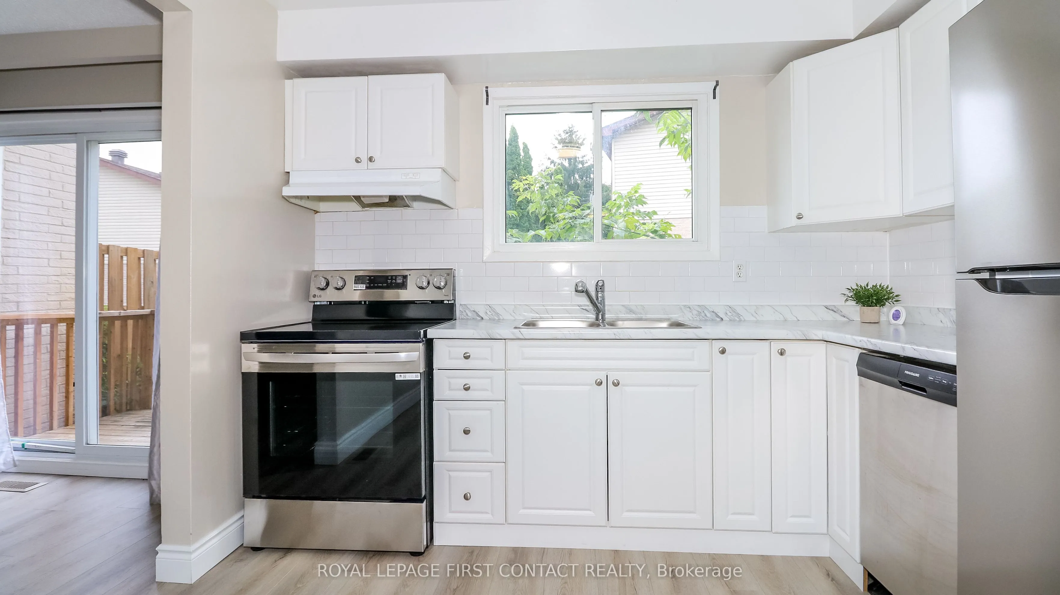 1095 Mississaga Street W, #76