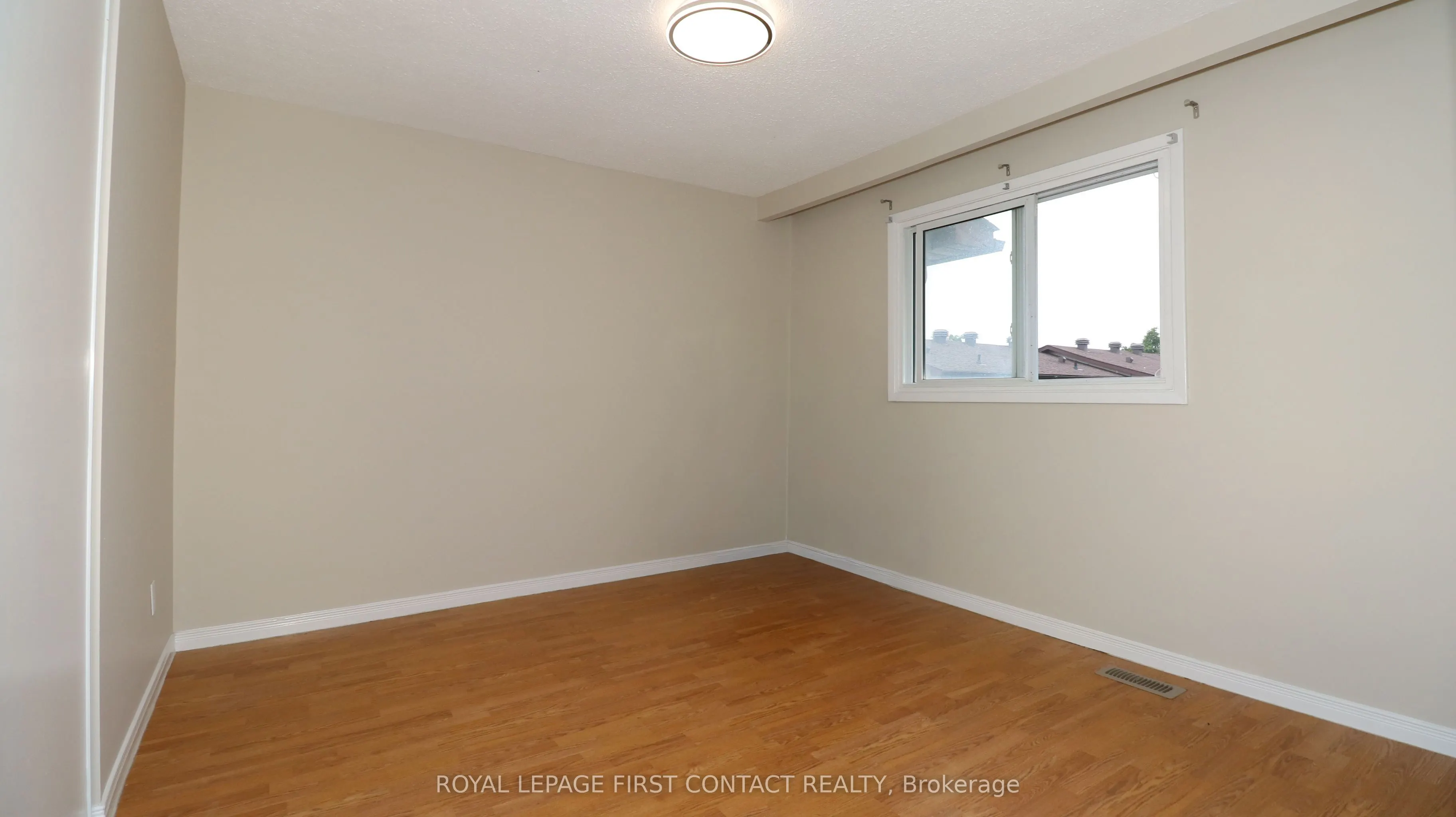 1095 Mississaga Street W, #76