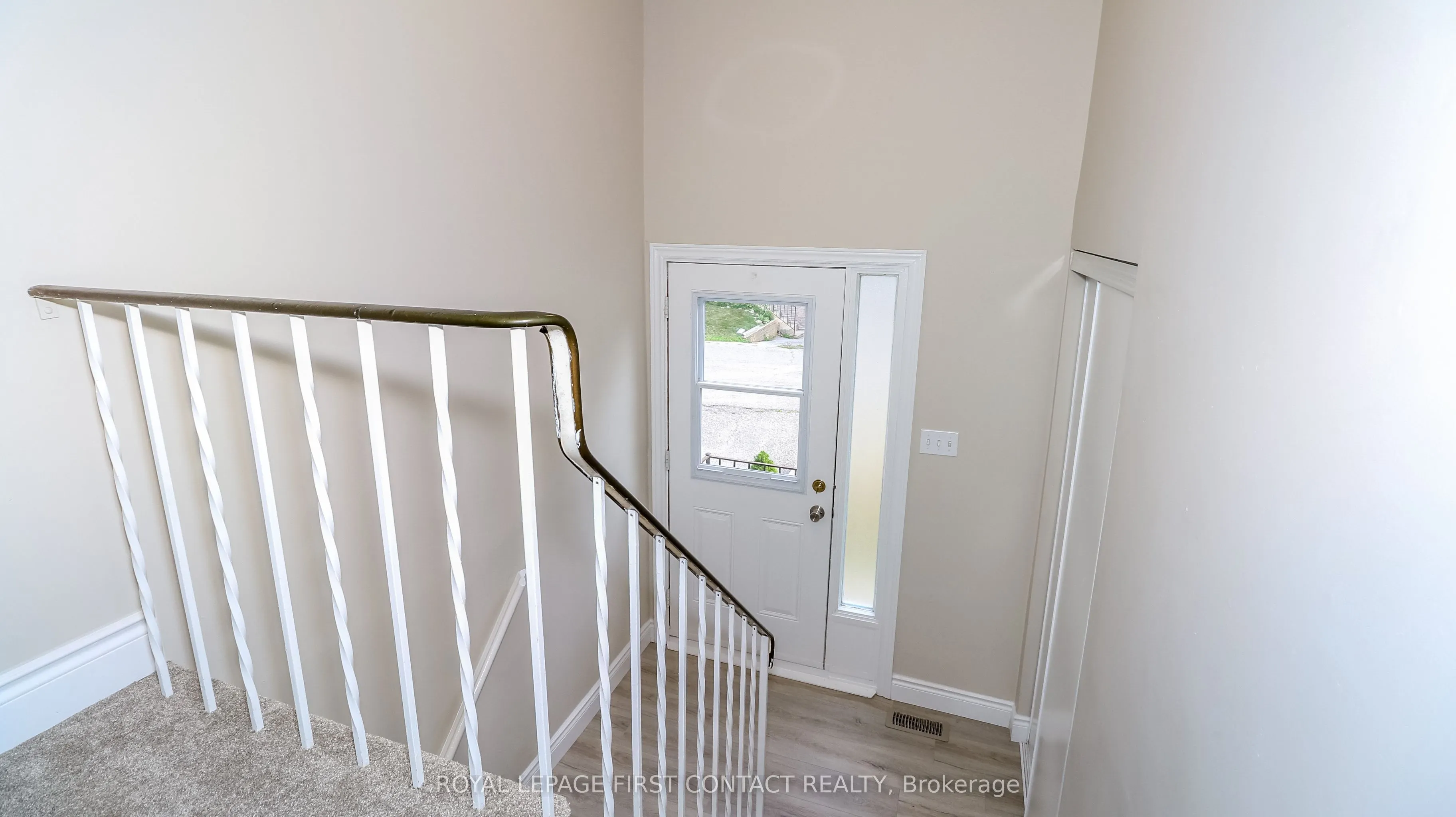 1095 Mississaga Street W, #76