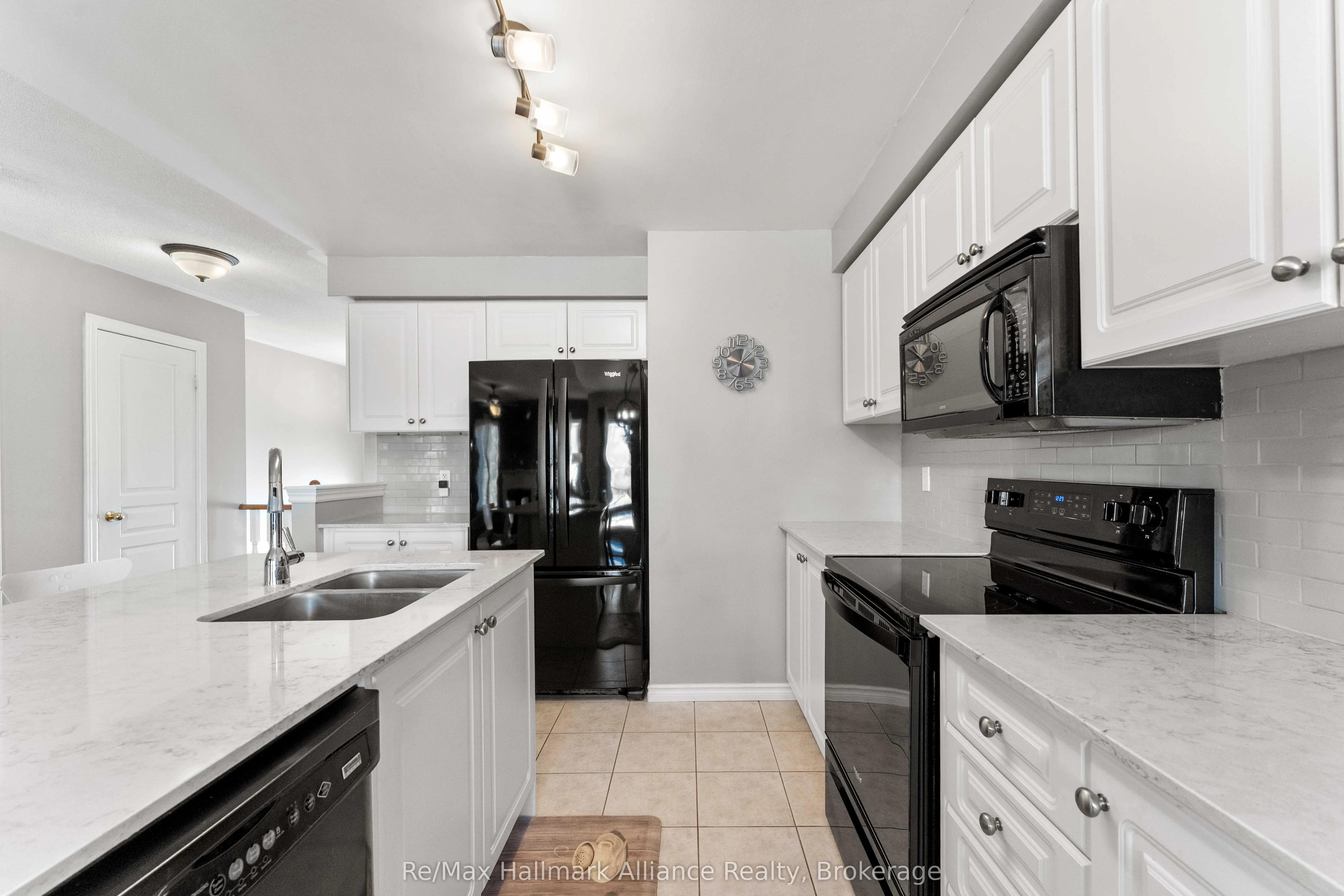 20 Meadowood Drive