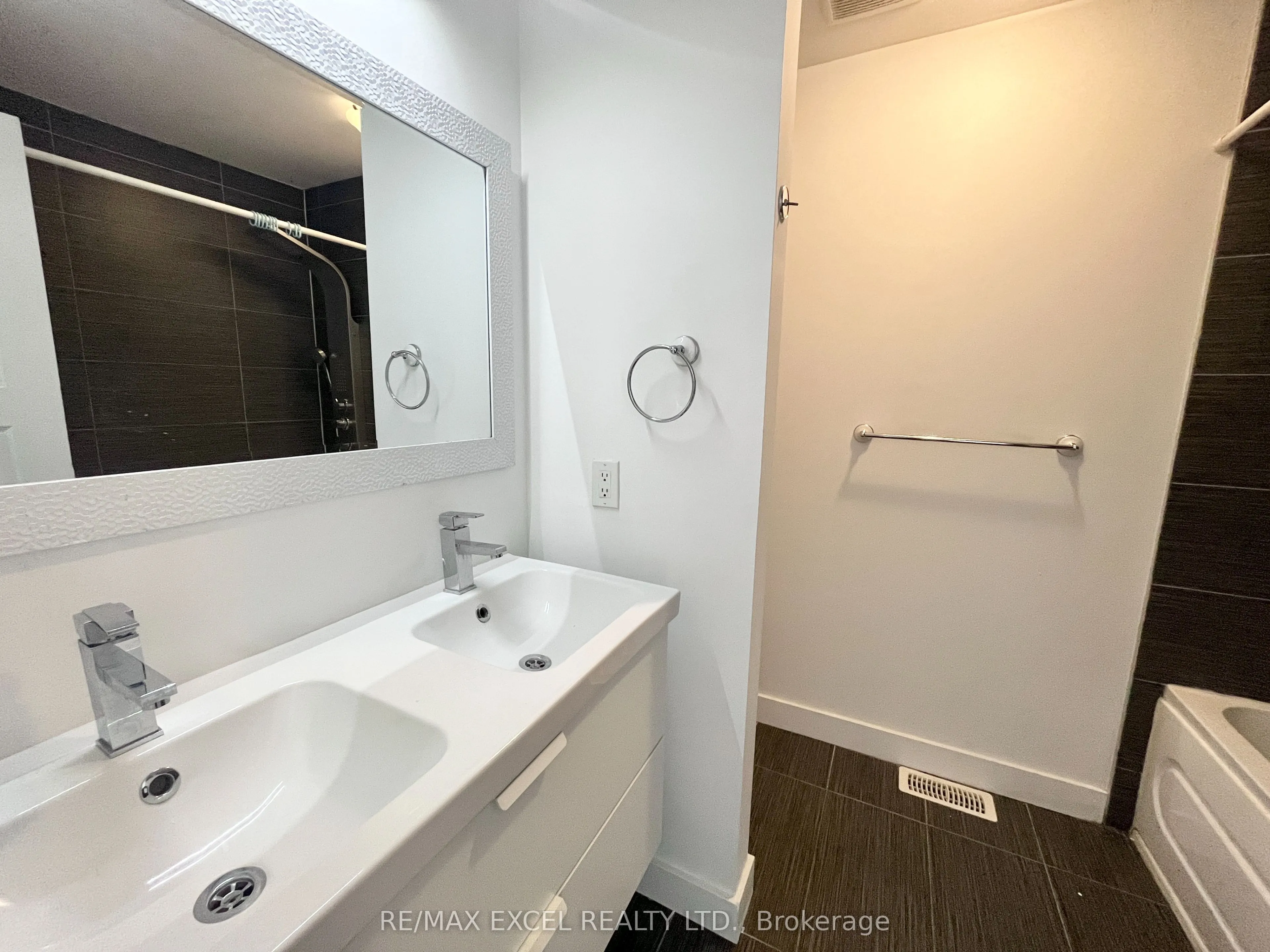 540 Essa Road, #1