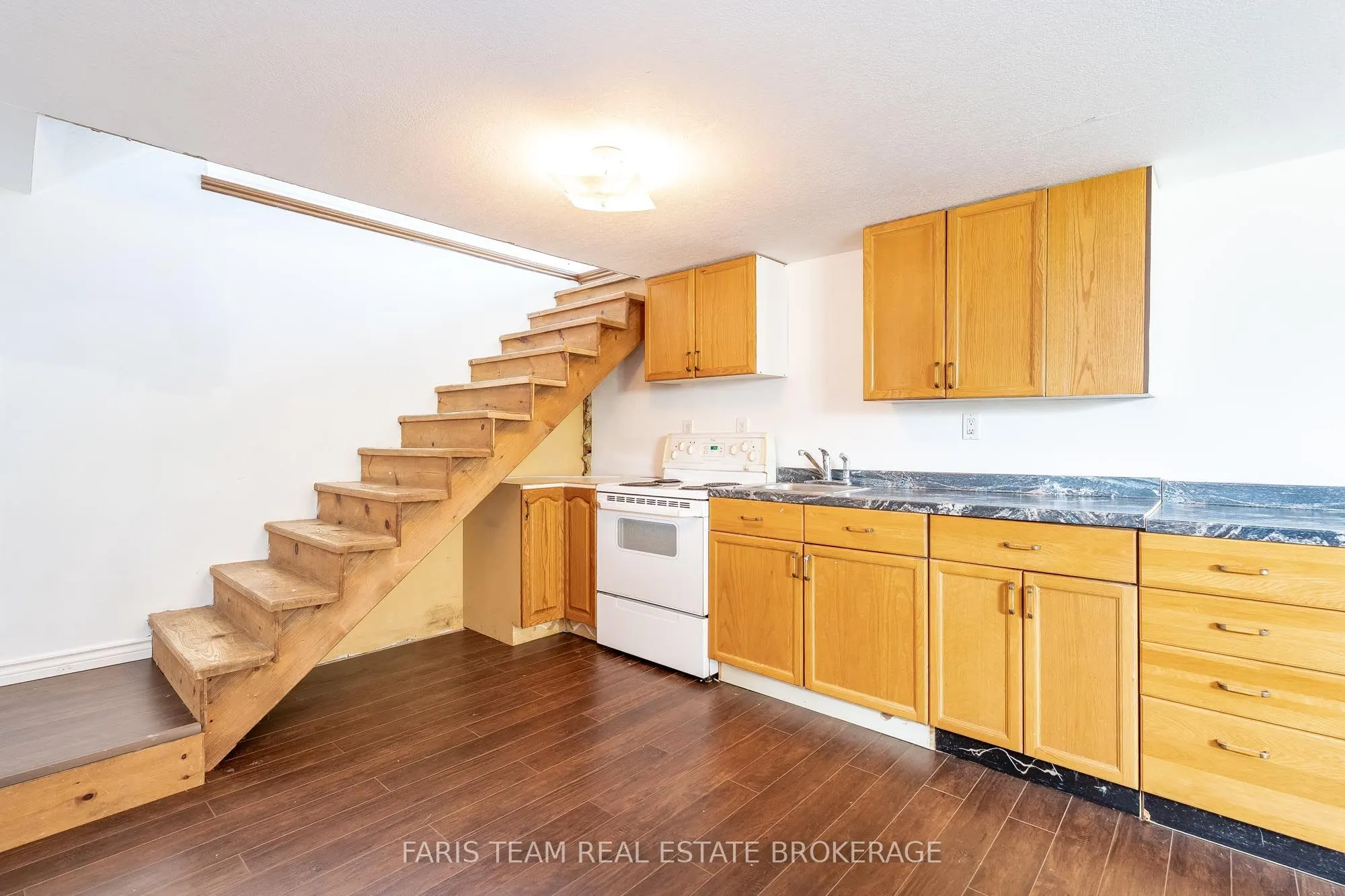 368 Leslie Avenue