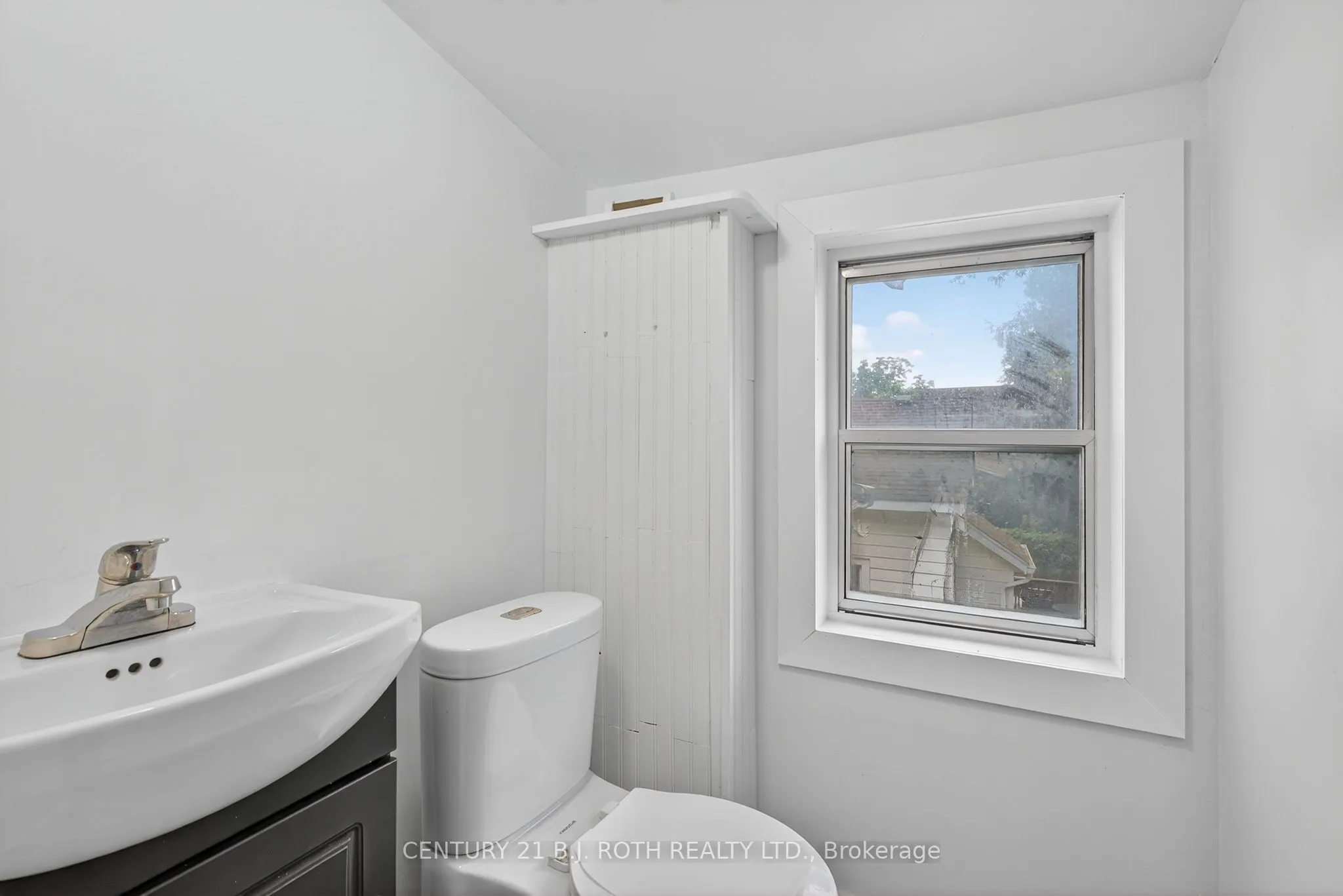 153 Laclie Street
