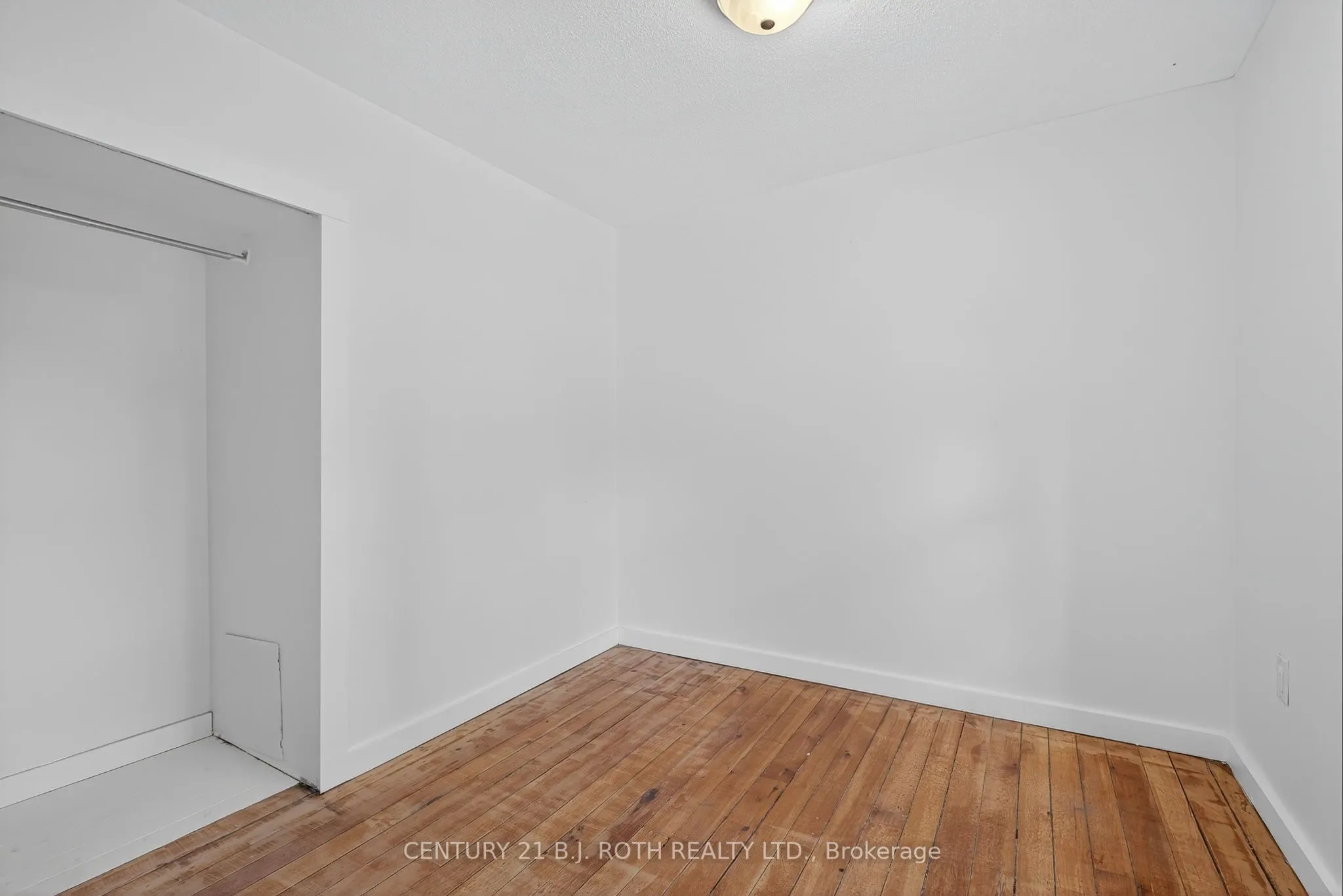 153 Laclie Street