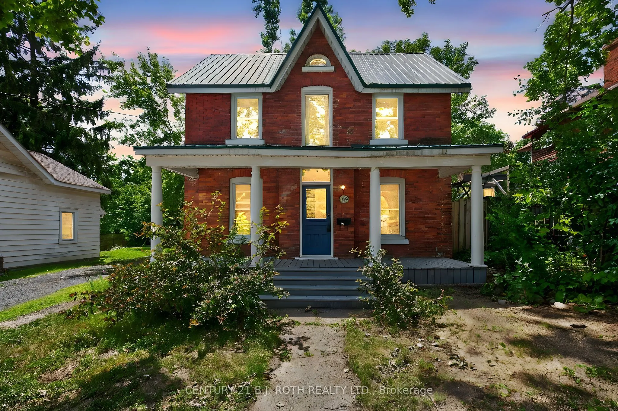 153 Laclie Street