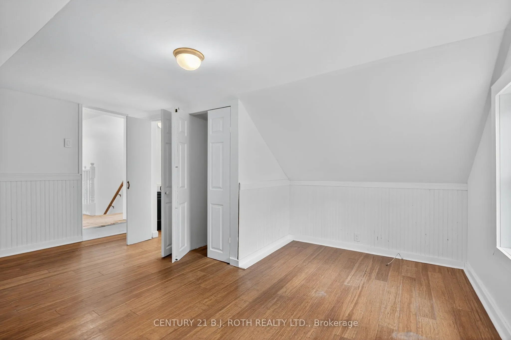153 Laclie Street
