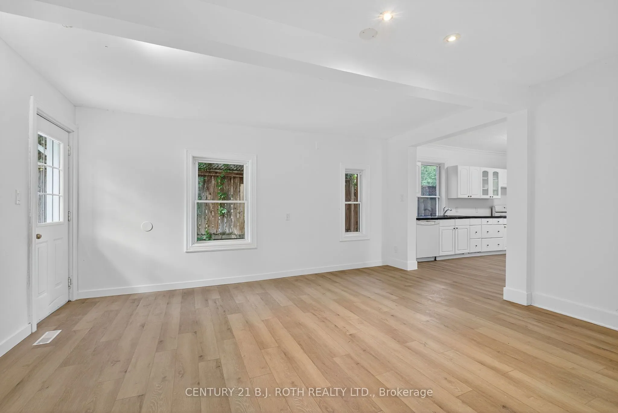 153 Laclie Street