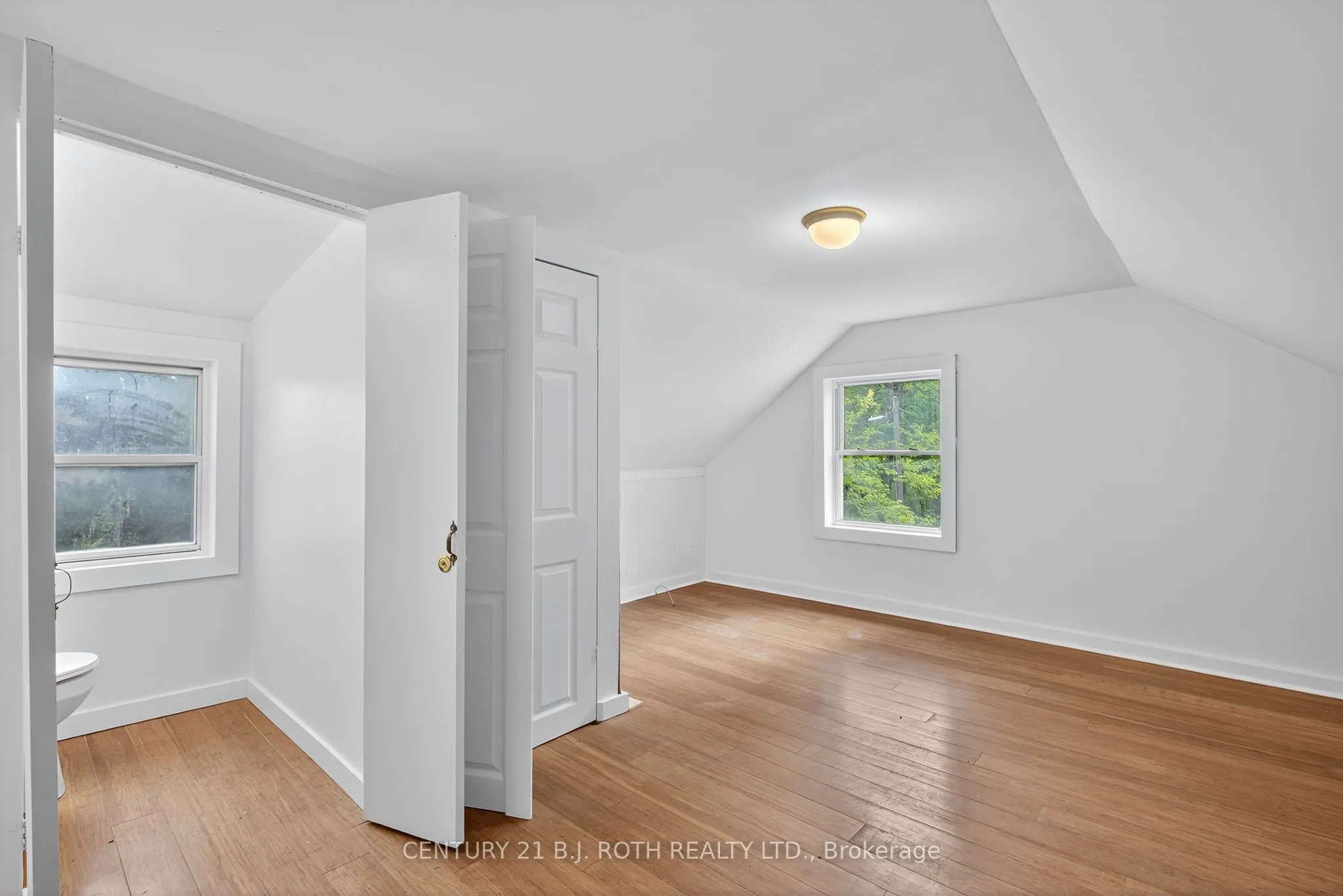 153 Laclie Street