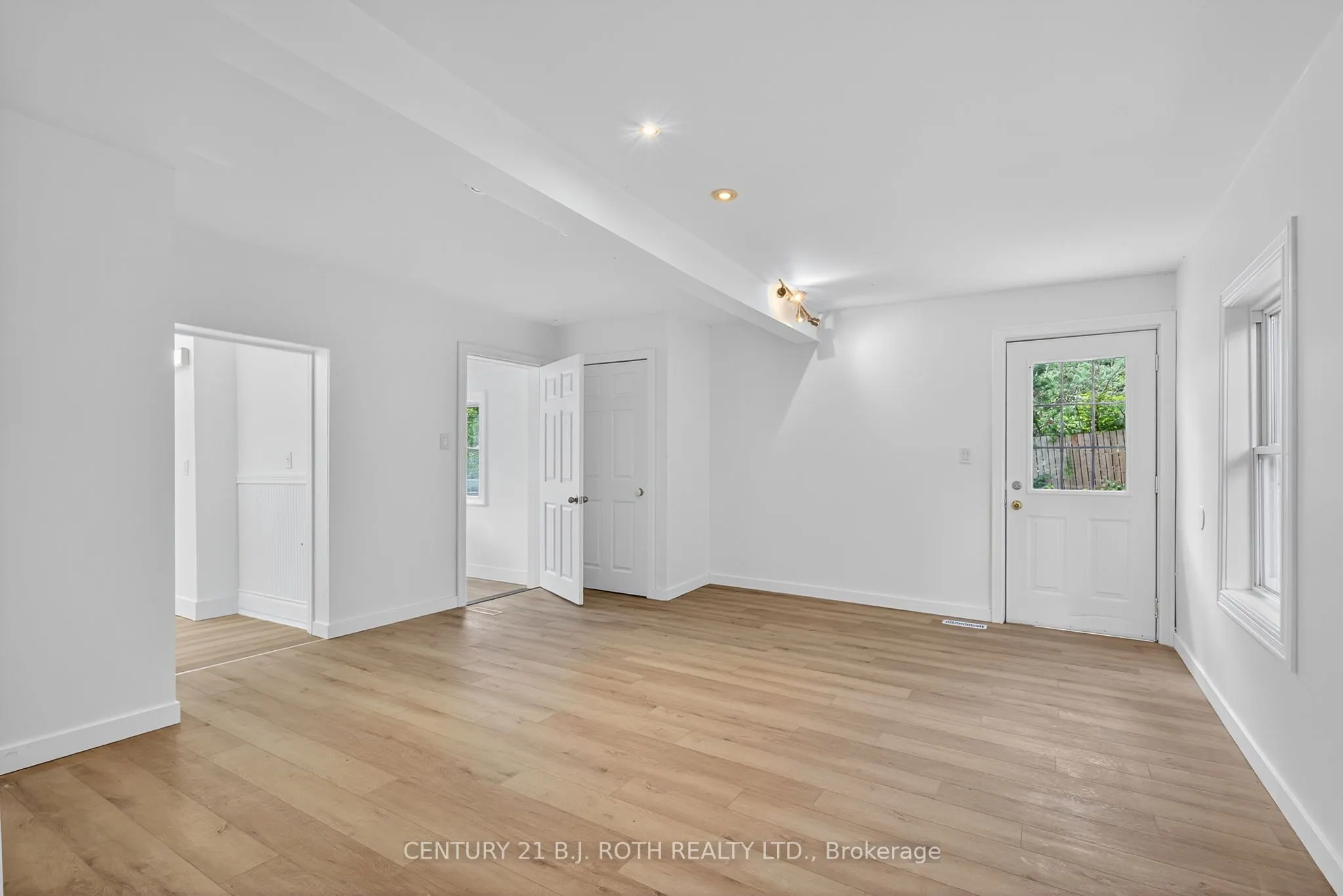 153 Laclie Street