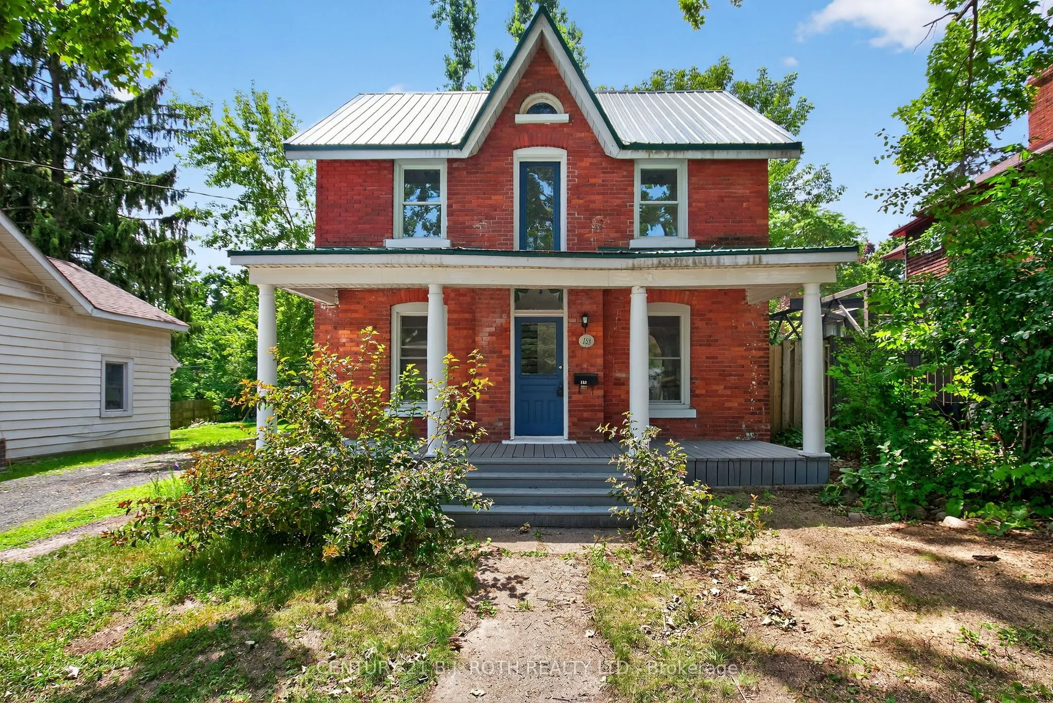 153 Laclie Street