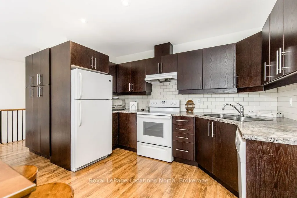 64 RIVER Road E, #3