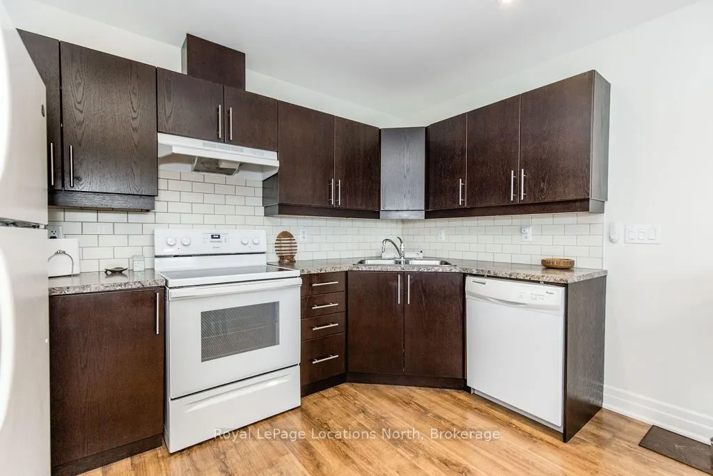 64 RIVER Road E, #3