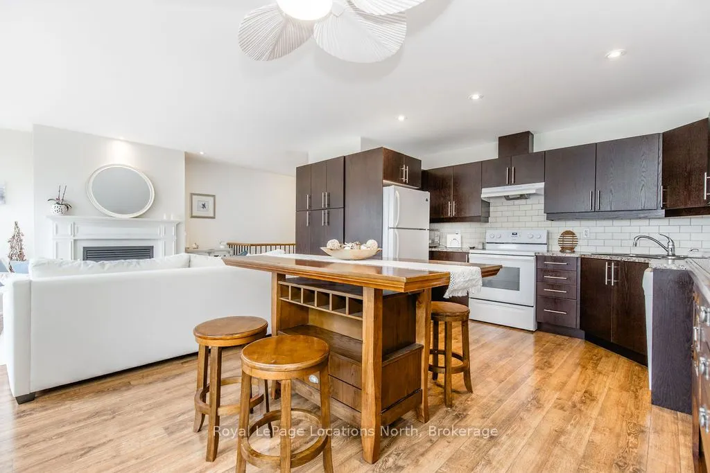 64 RIVER Road E, #3