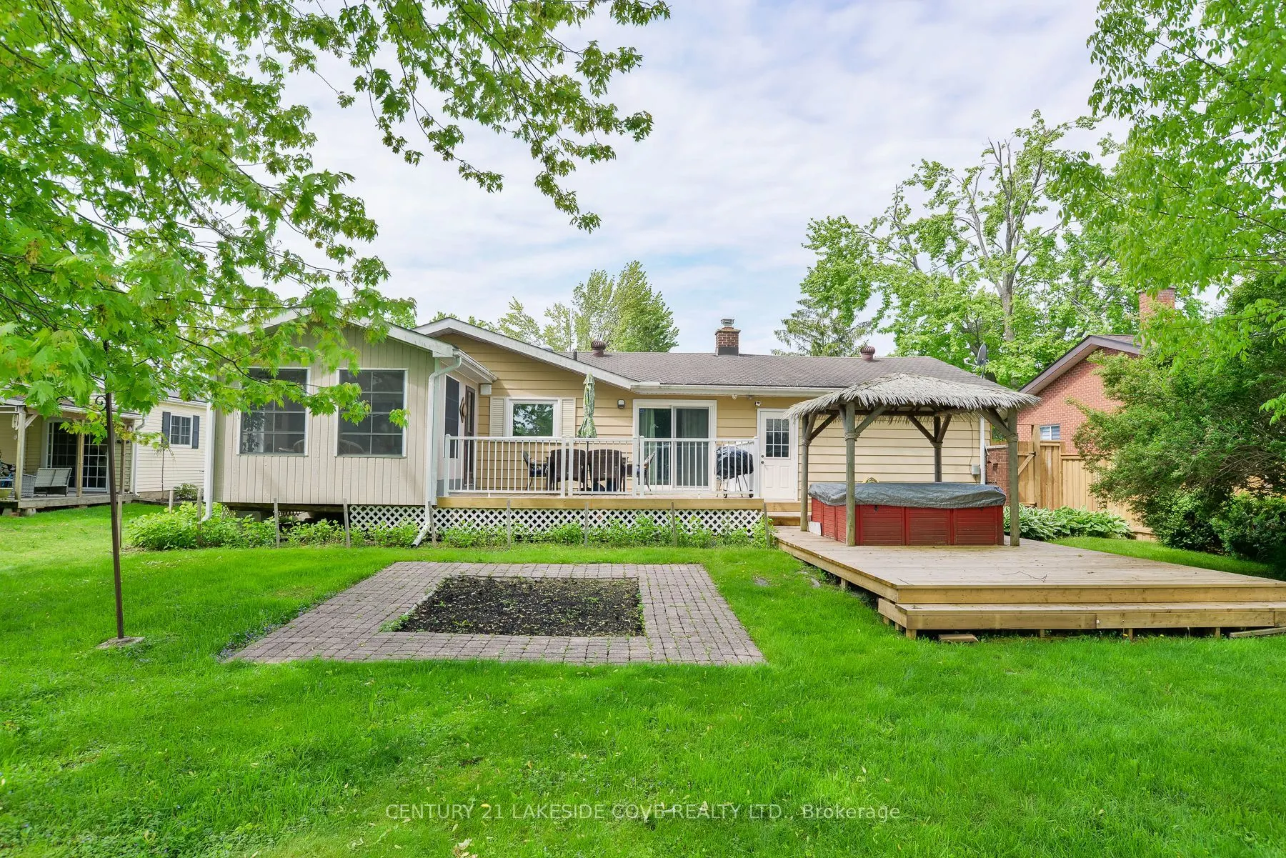 9 Pinetree Court