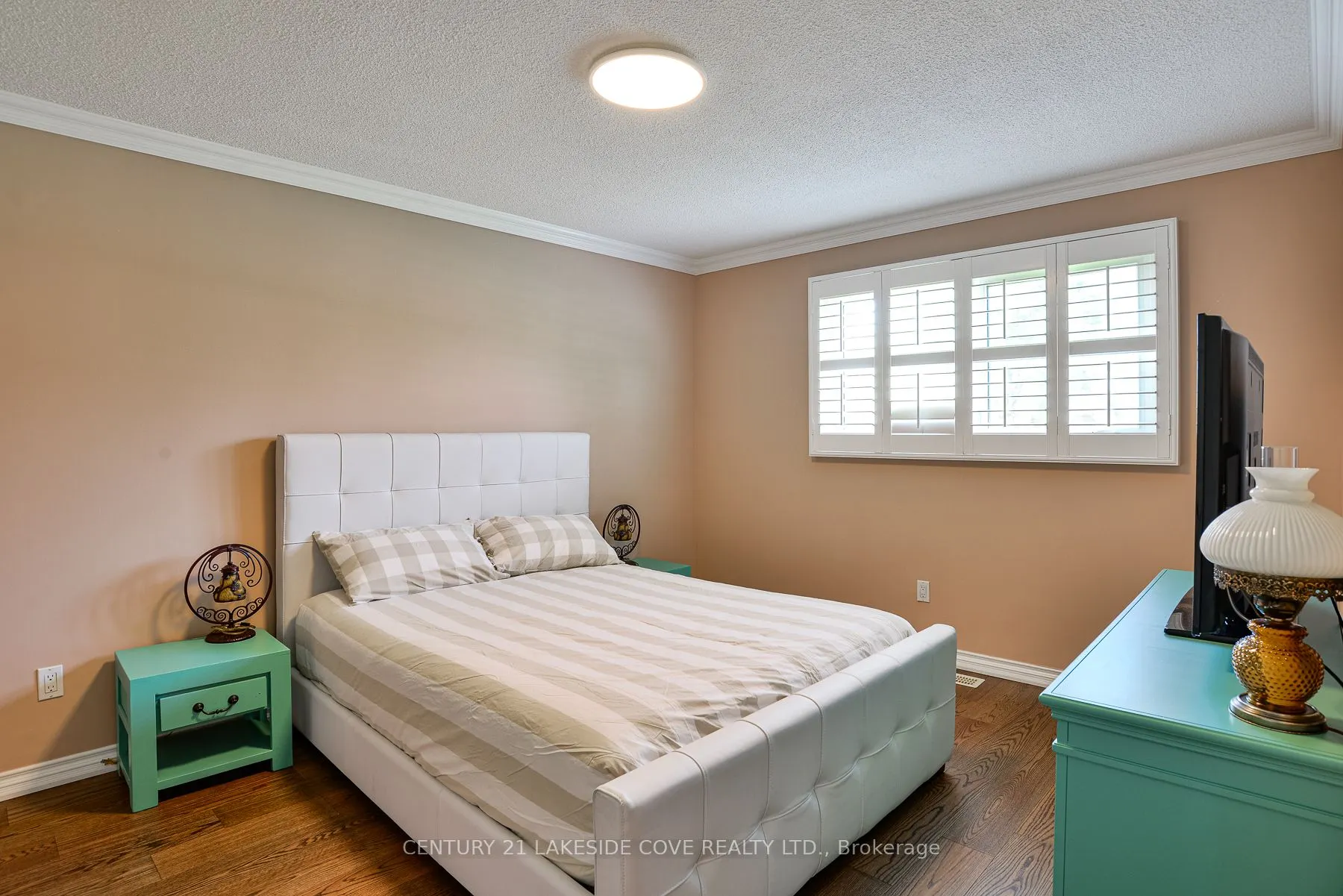 9 Pinetree Court