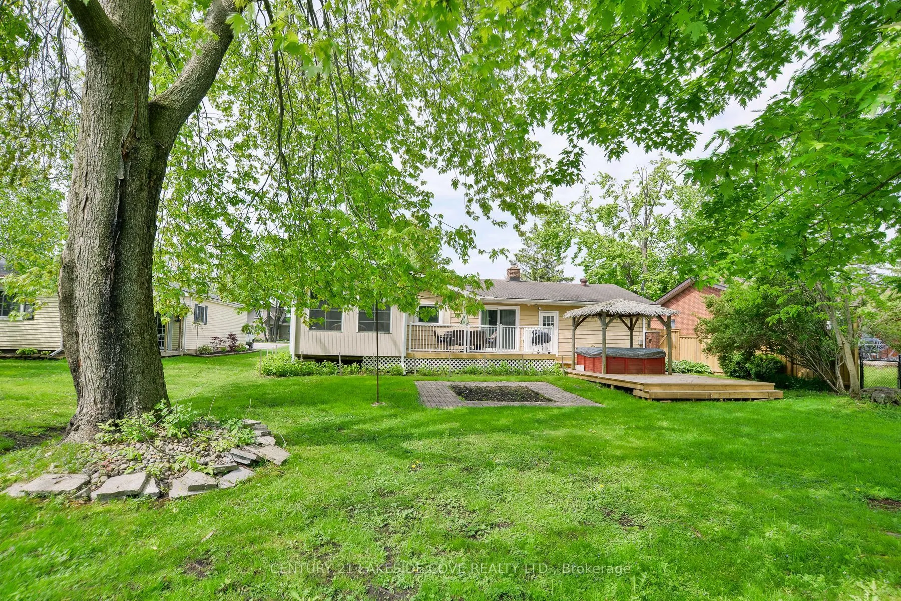 9 Pinetree Court