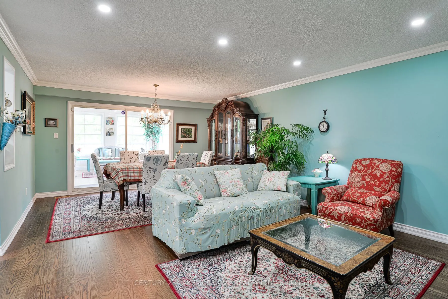 9 Pinetree Court