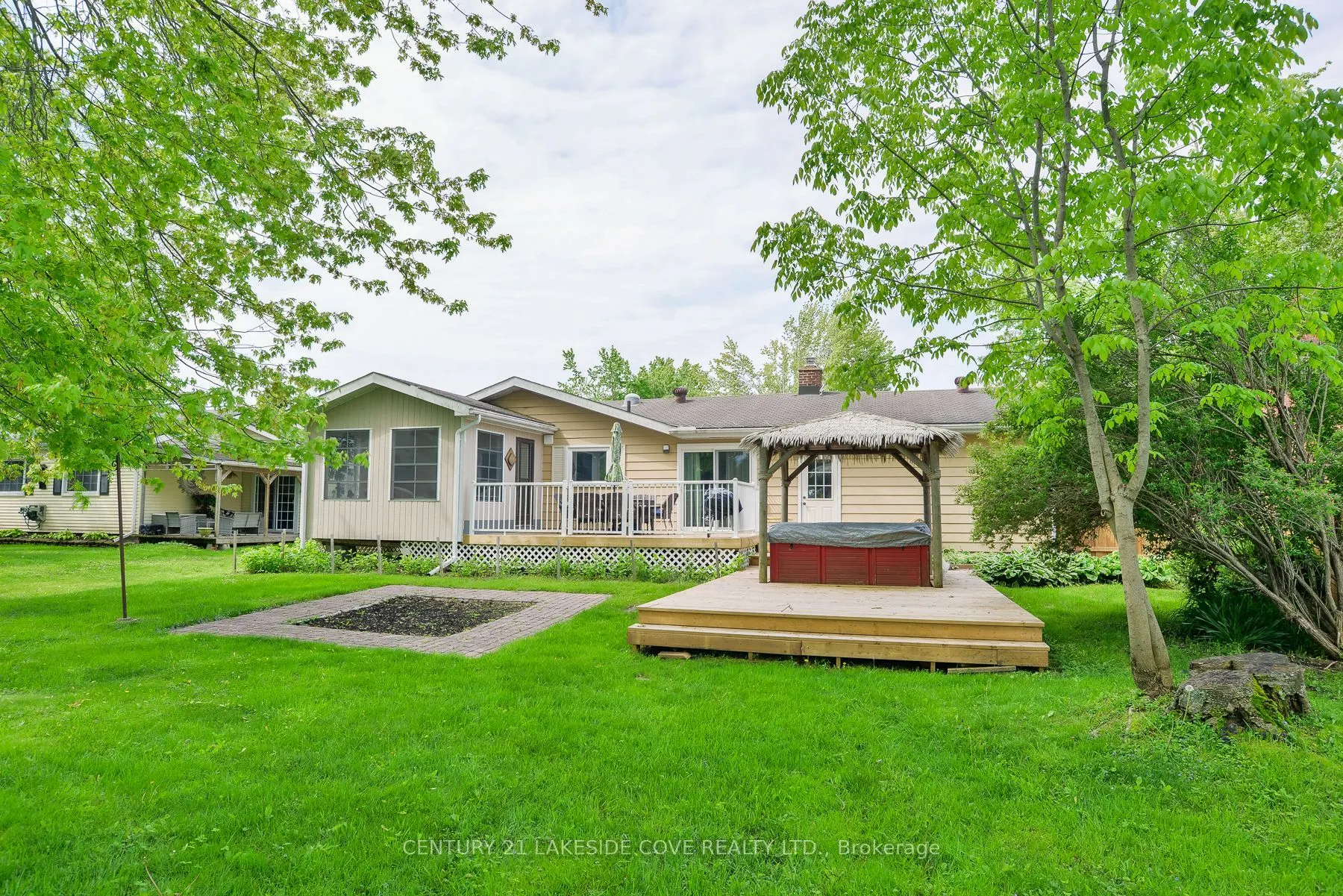 9 Pinetree Court