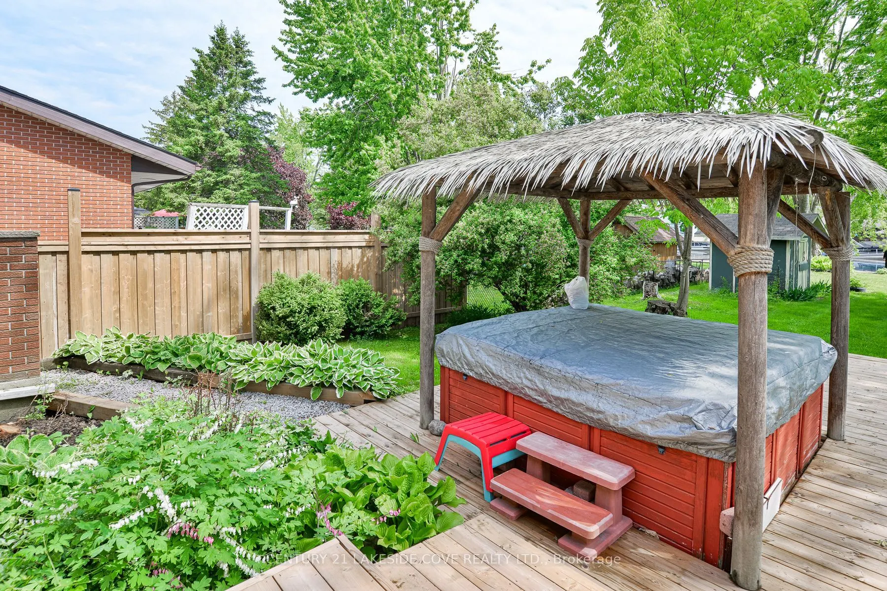 9 Pinetree Court