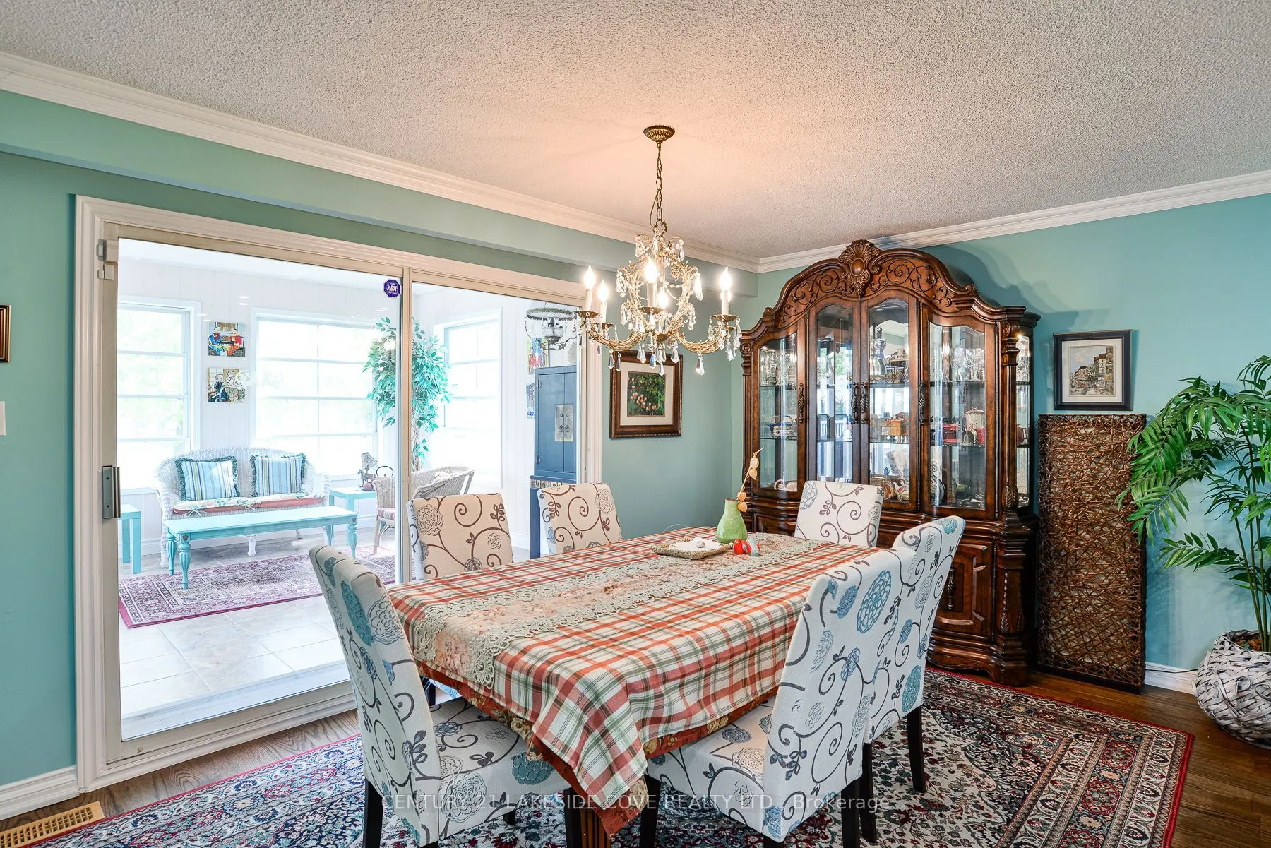 9 Pinetree Court