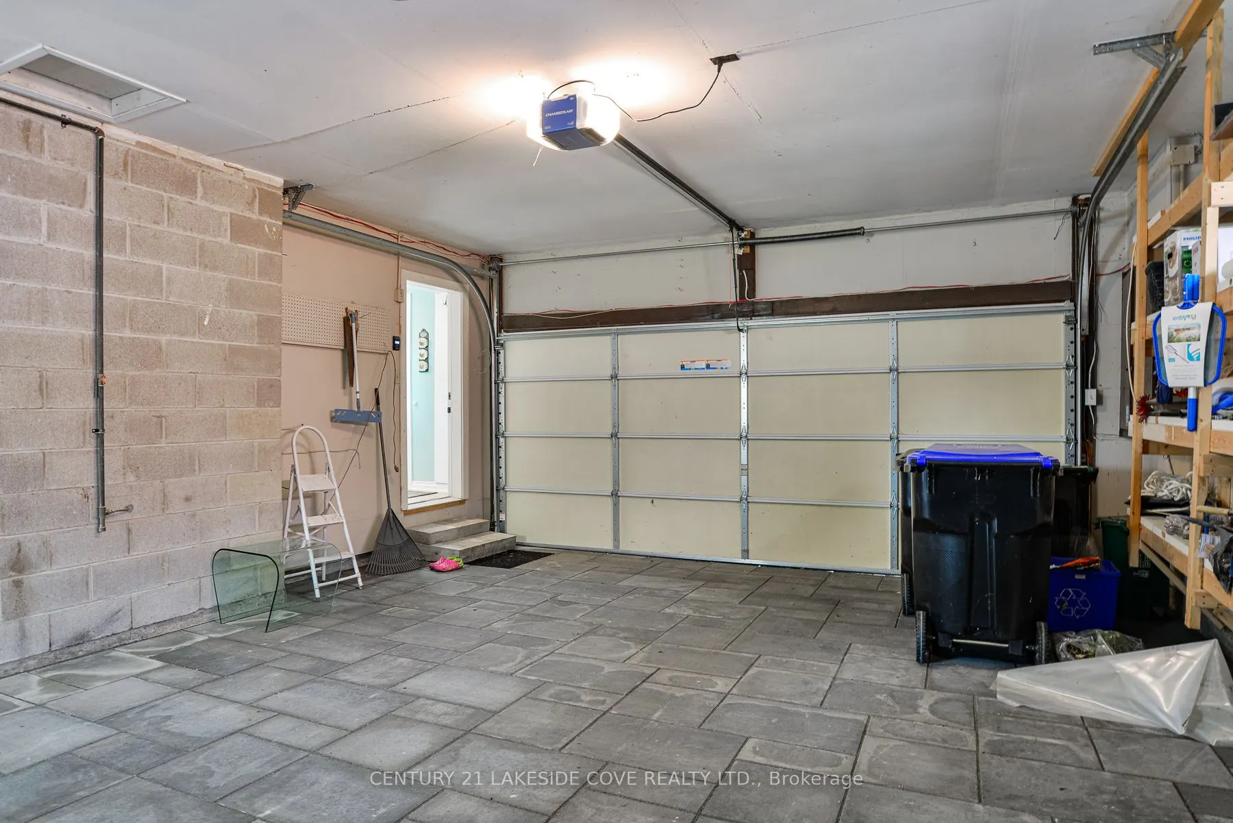 9 Pinetree Court