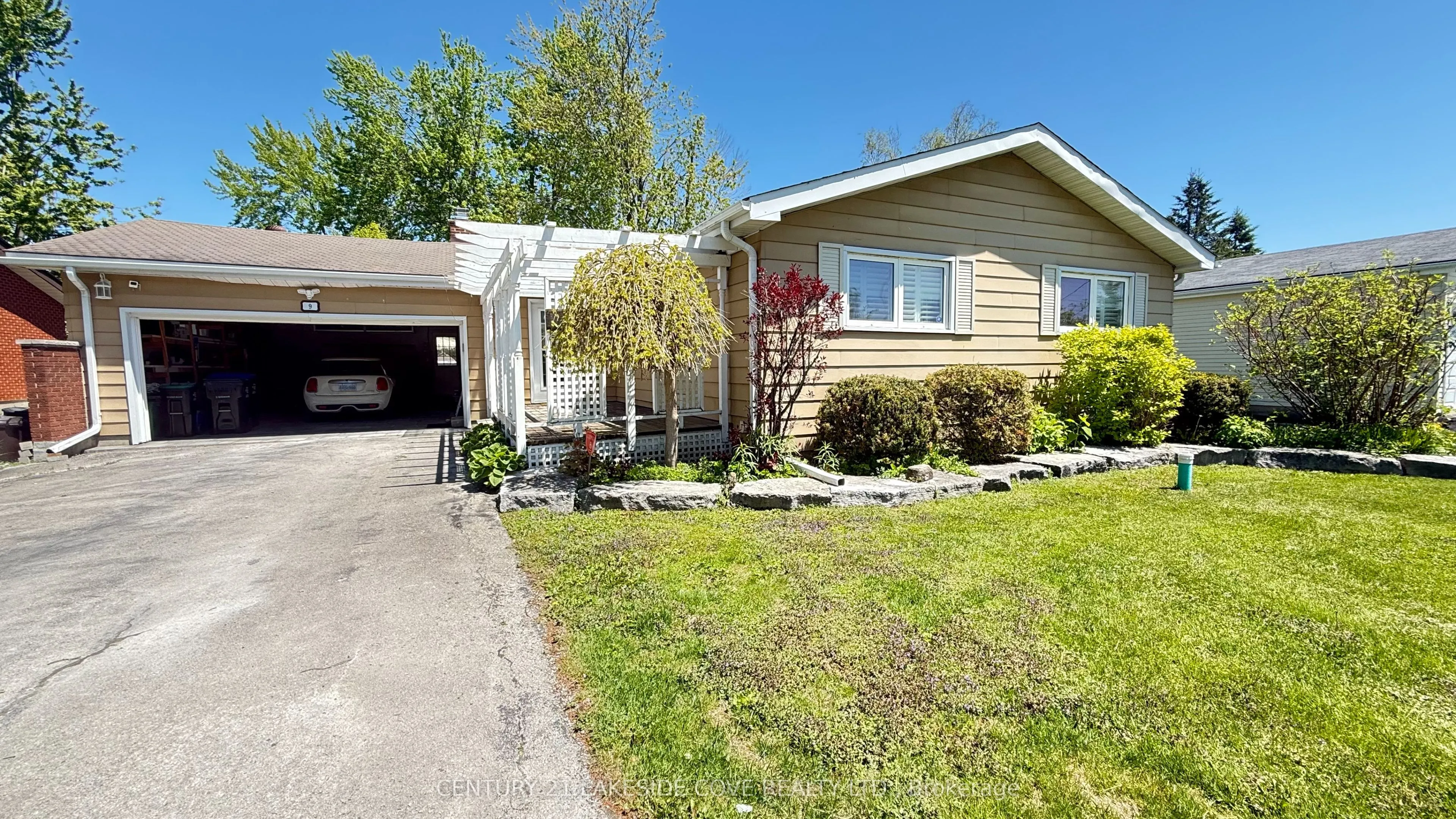 9 Pinetree Court