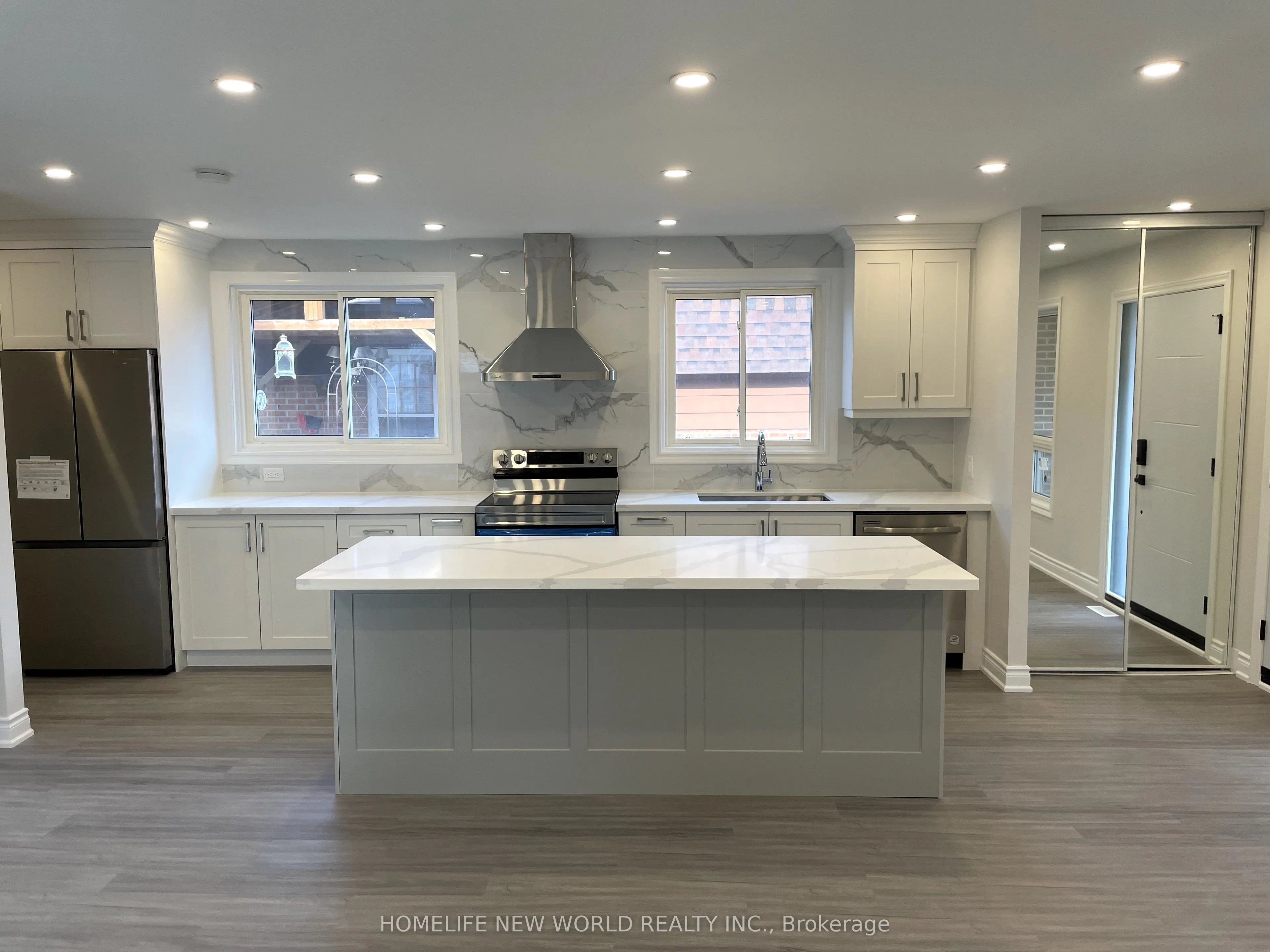 8 Maplehurst Crescent