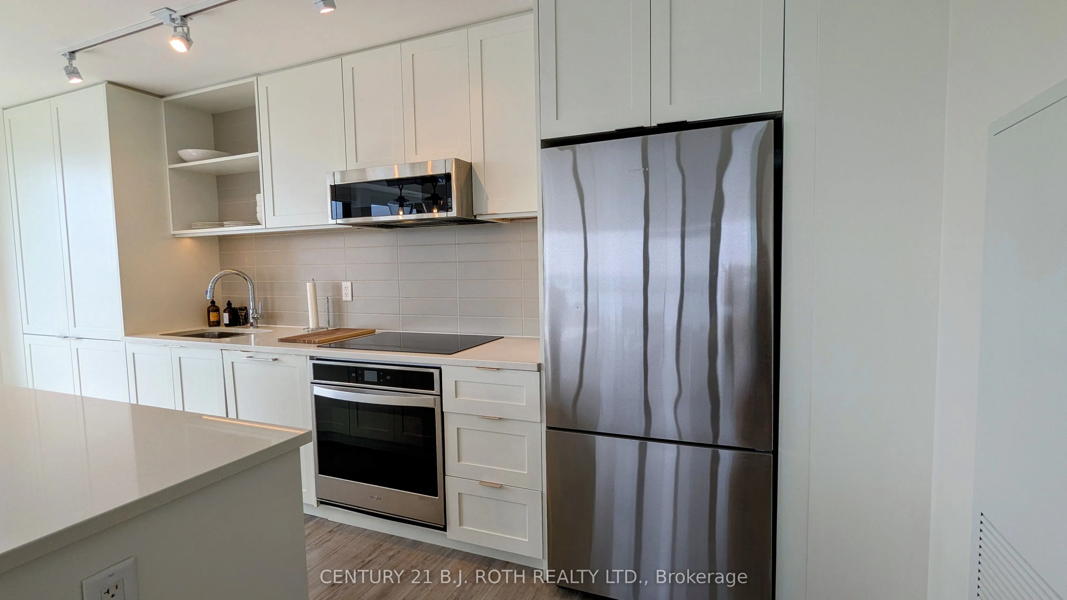 185 Dunlop Street E, #301