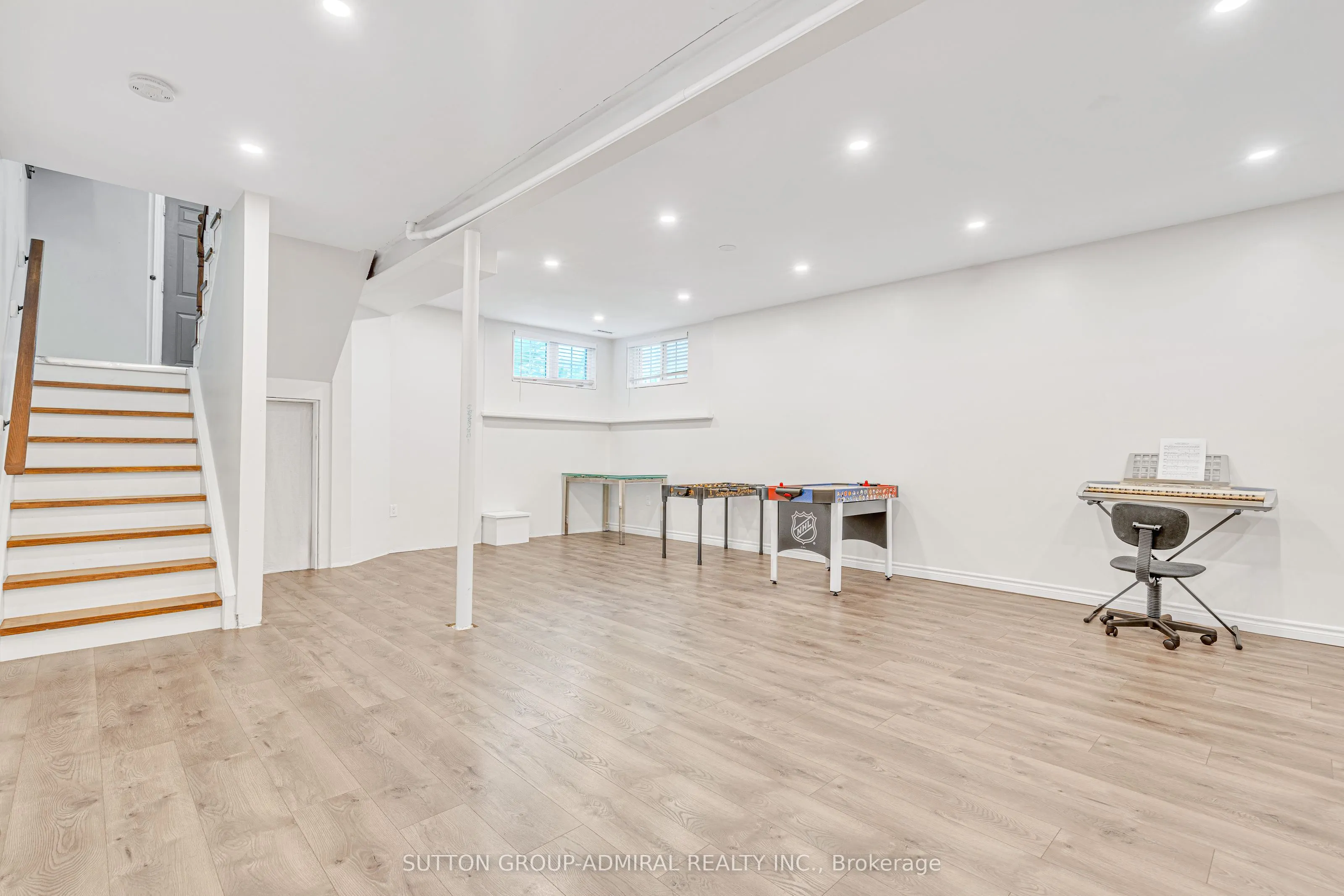 16 Empire Drive