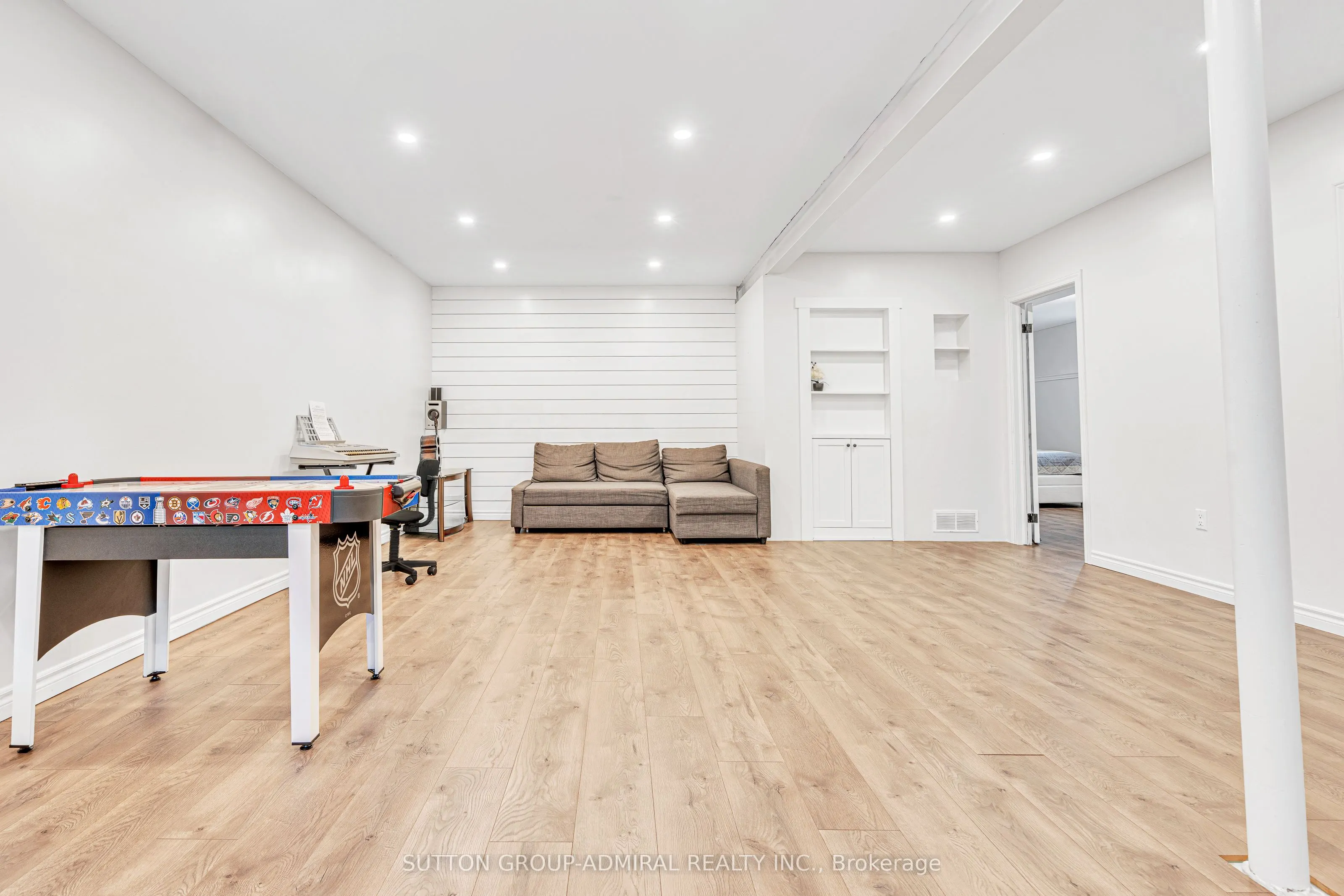 16 Empire Drive