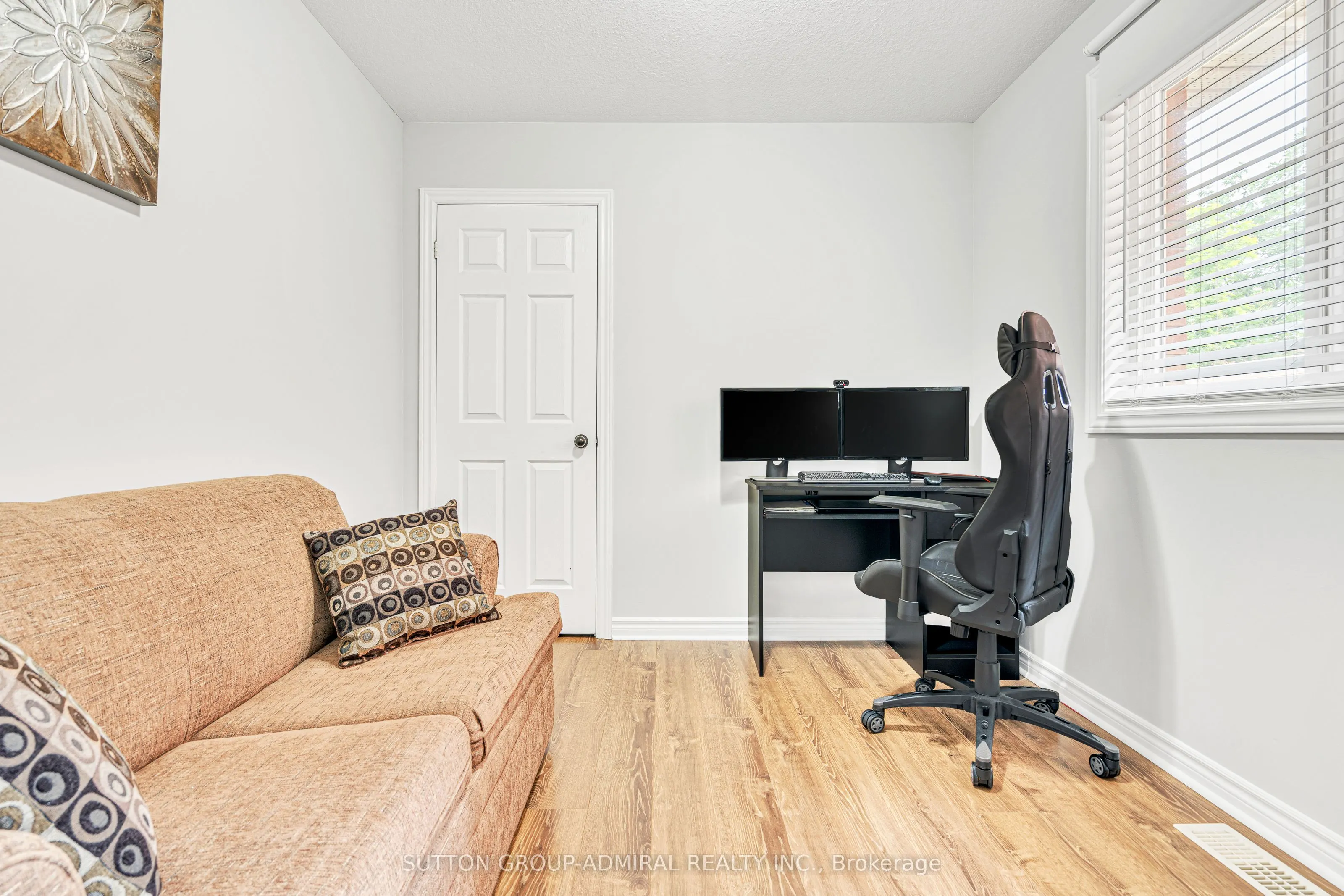 16 Empire Drive
