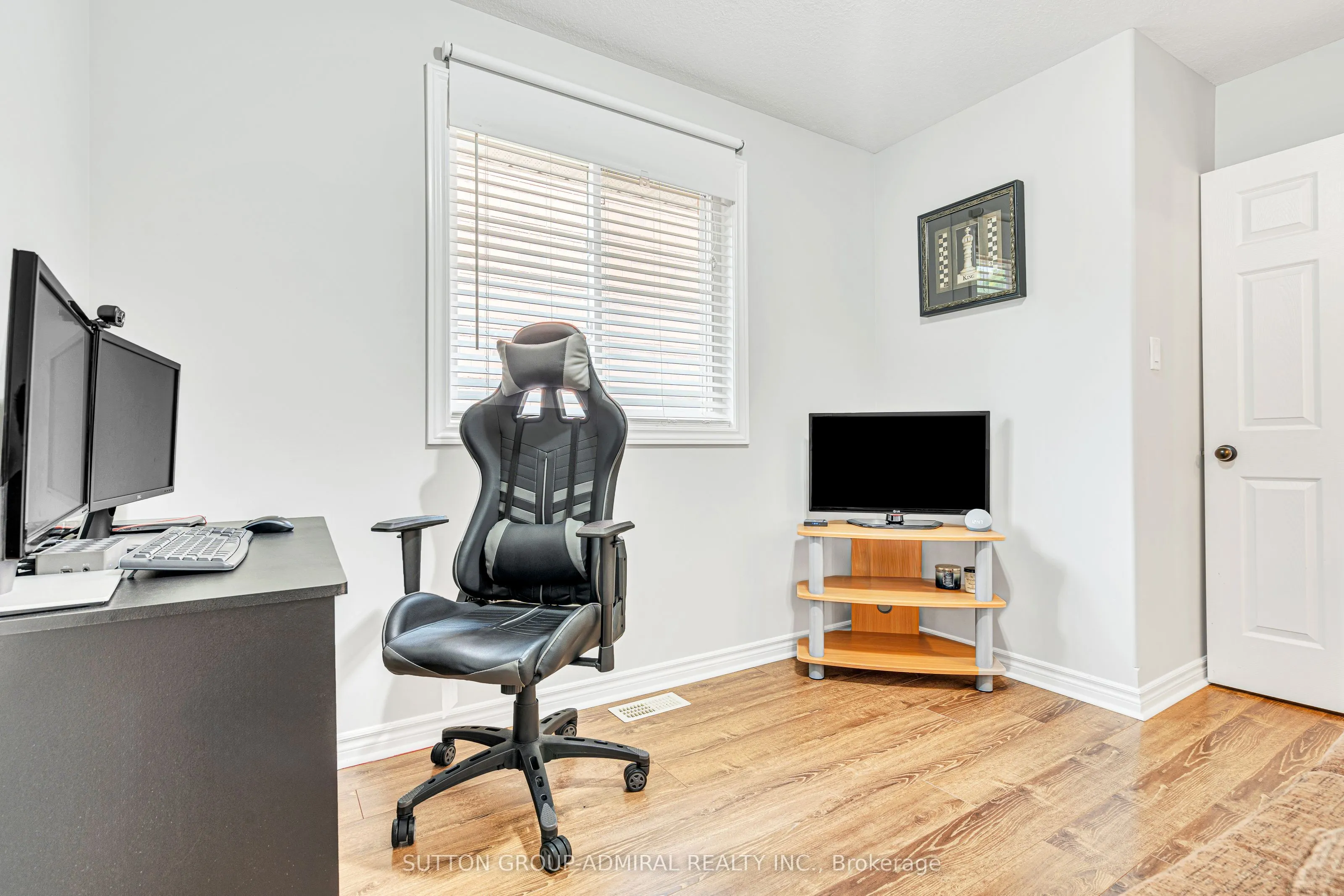 16 Empire Drive