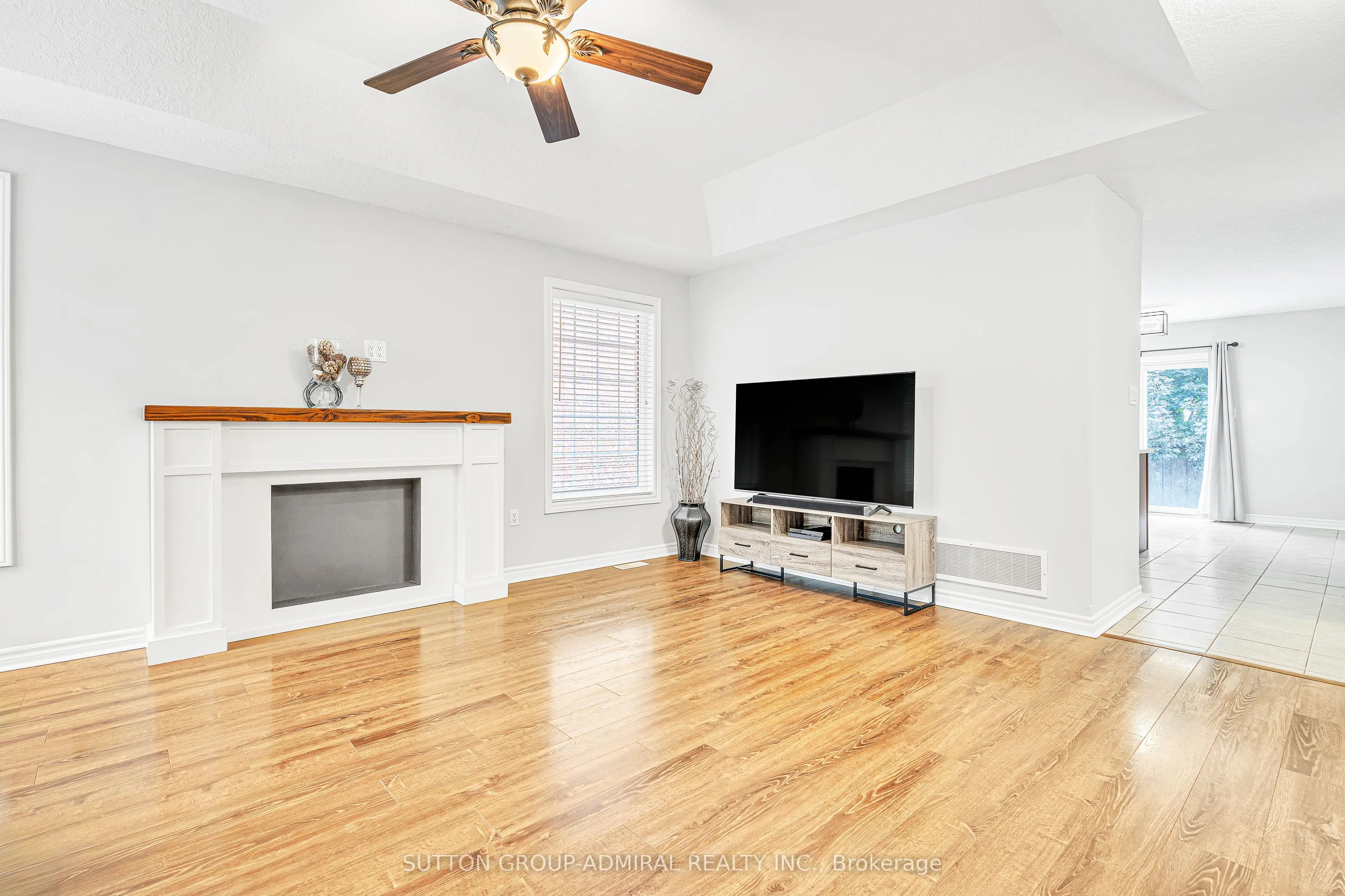 16 Empire Drive