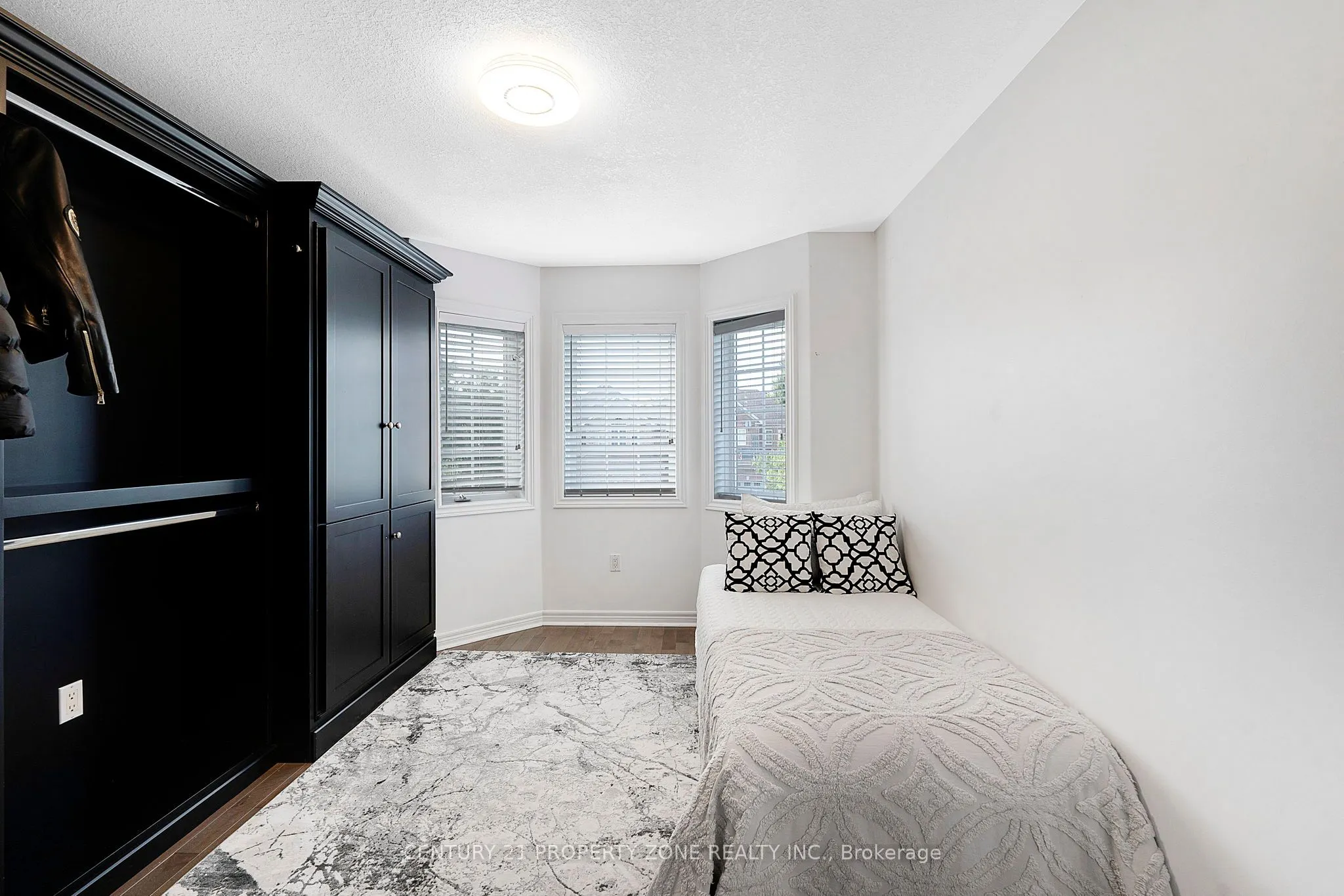 11 Kensington Trail