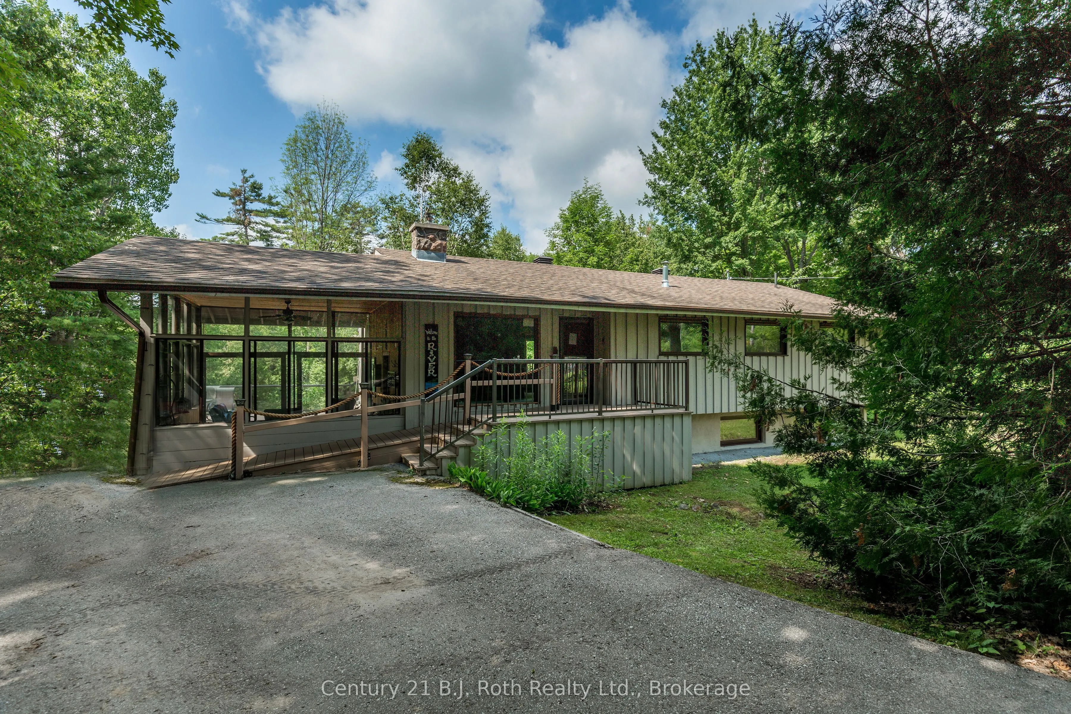 2983 WHELAN Way