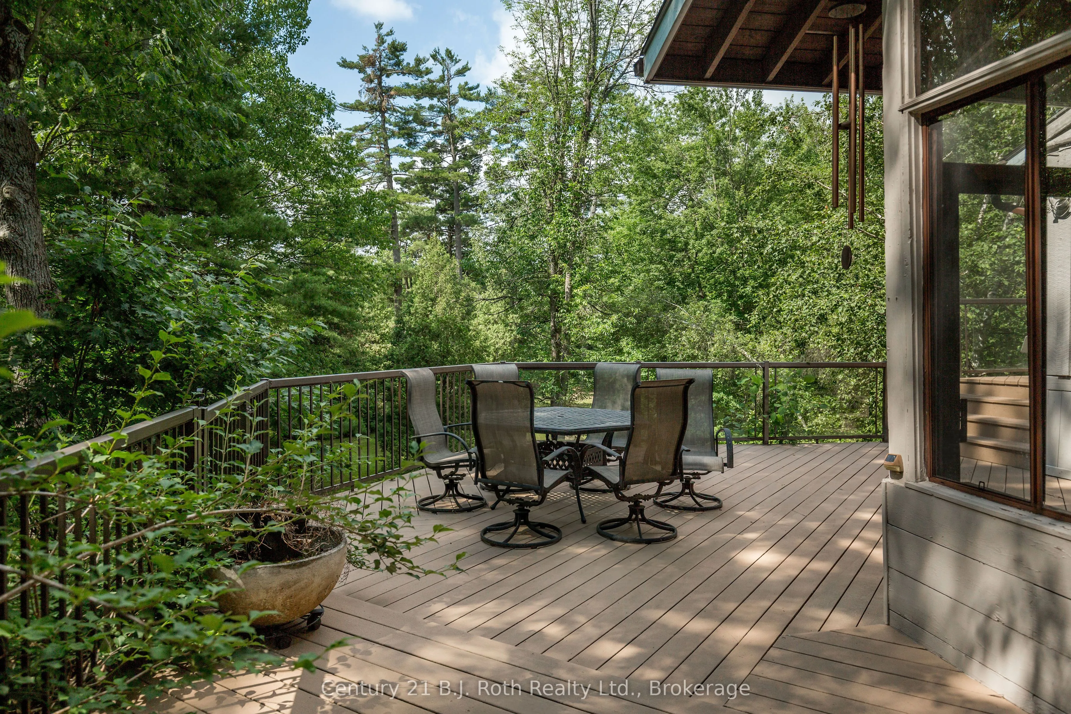 2983 WHELAN Way