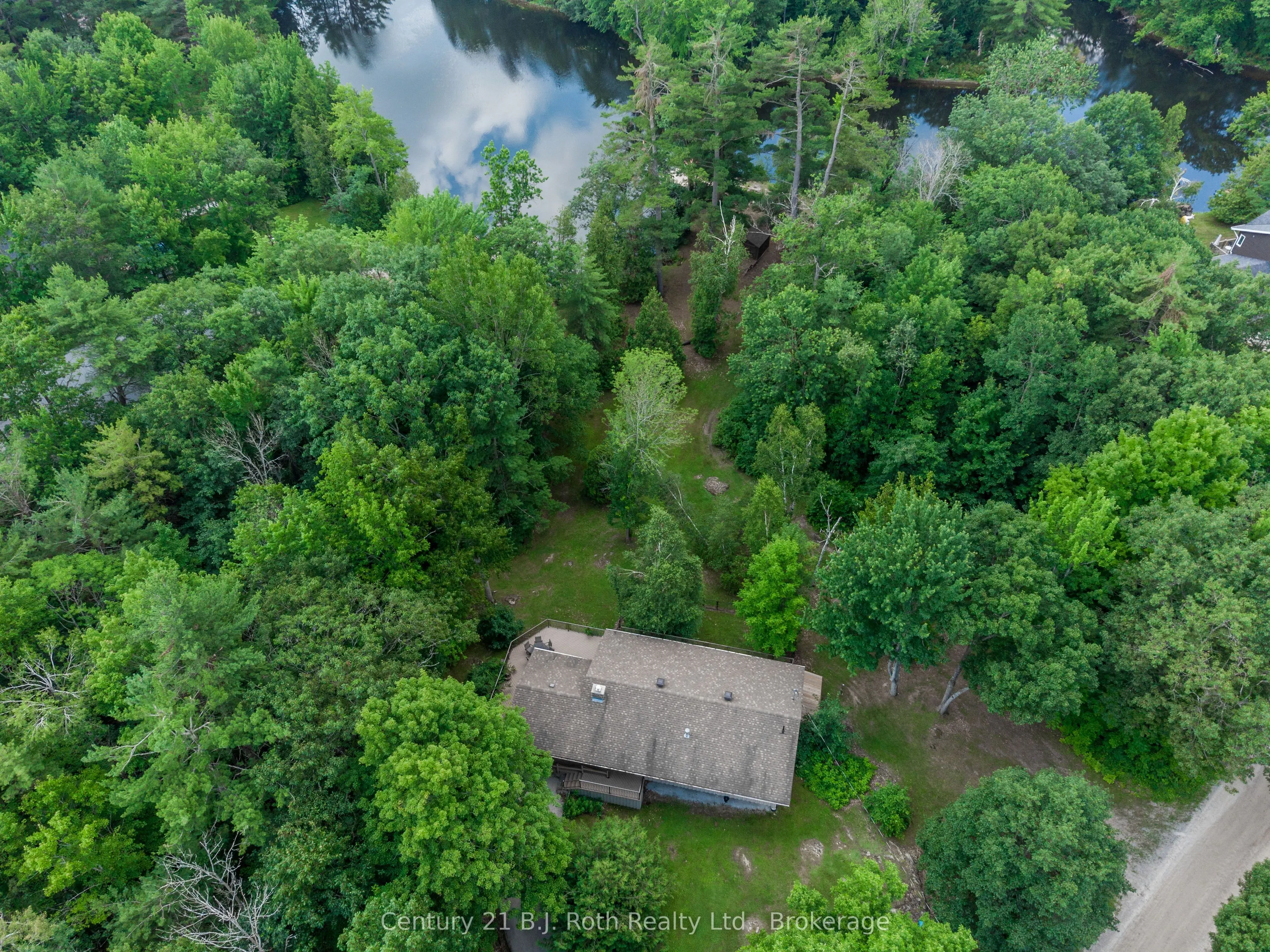 2983 WHELAN Way