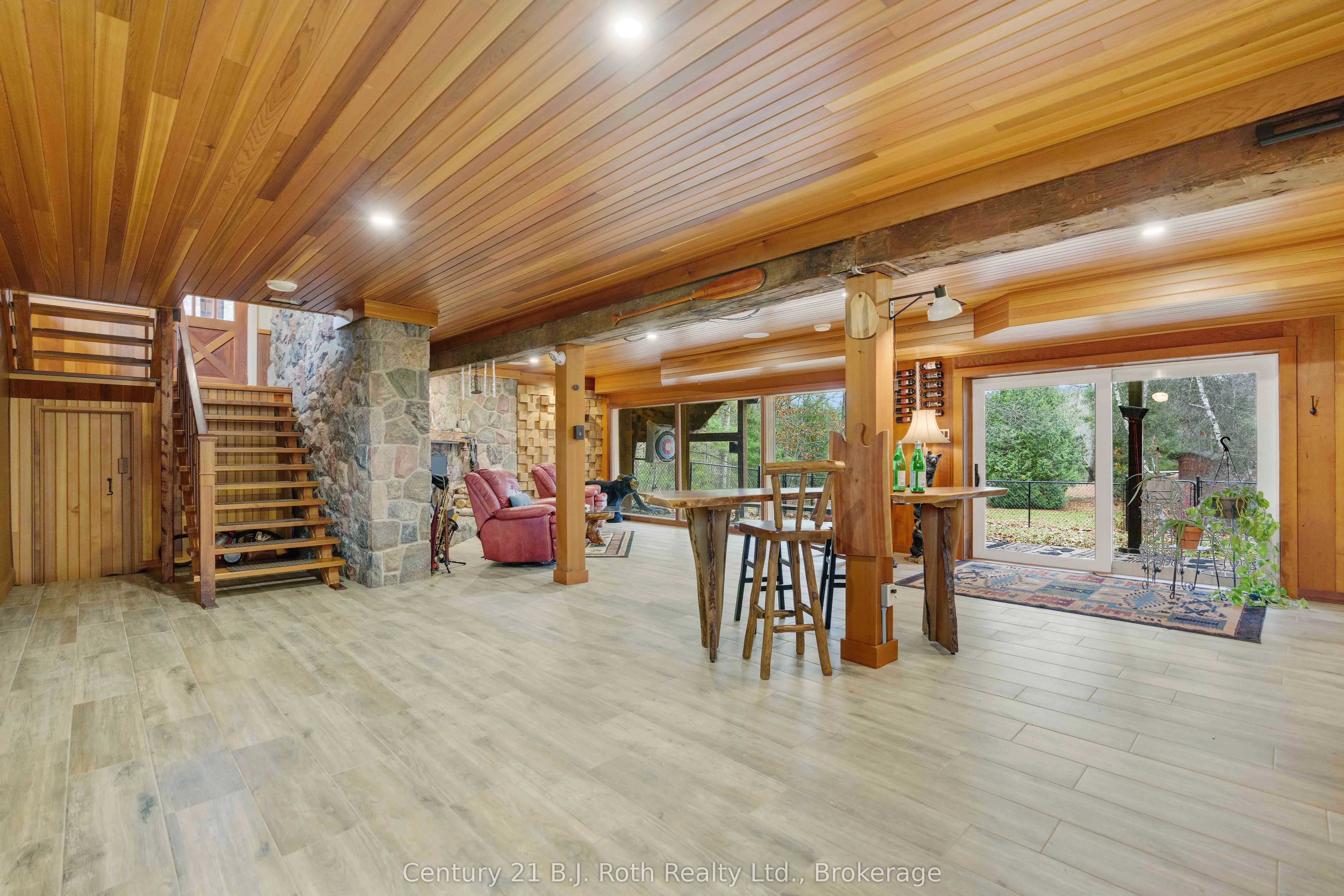 2983 WHELAN Way