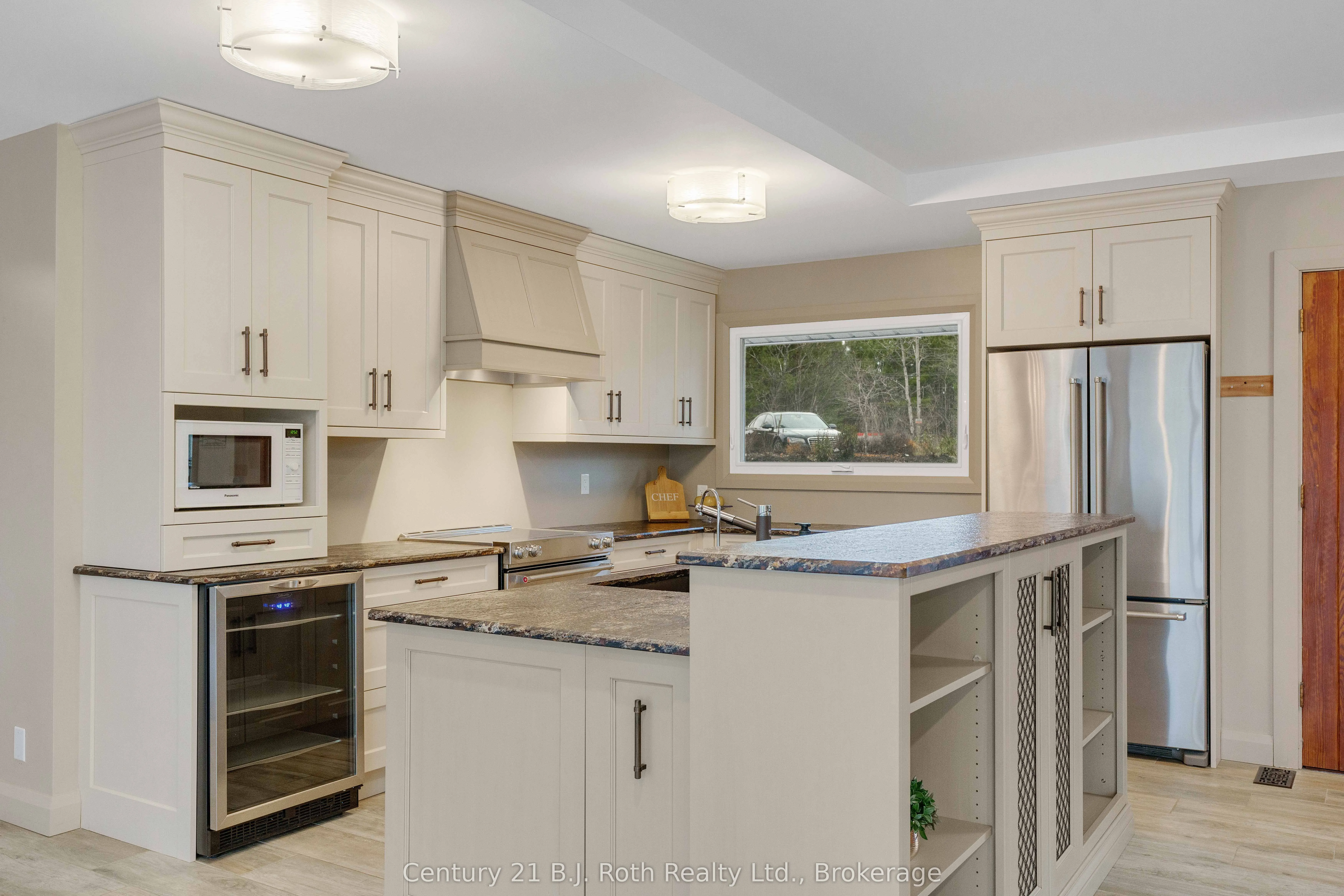 2983 WHELAN Way