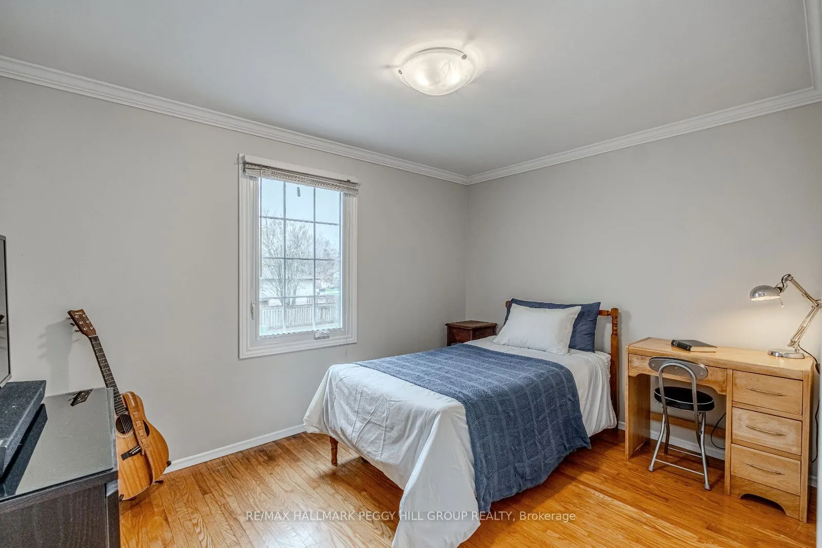 33 Porter Crescent