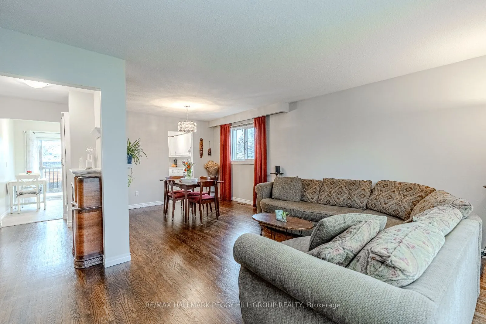 33 Porter Crescent