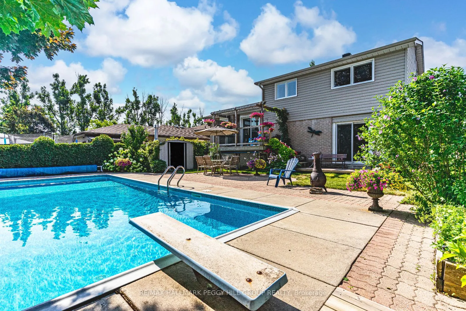 33 Porter Crescent