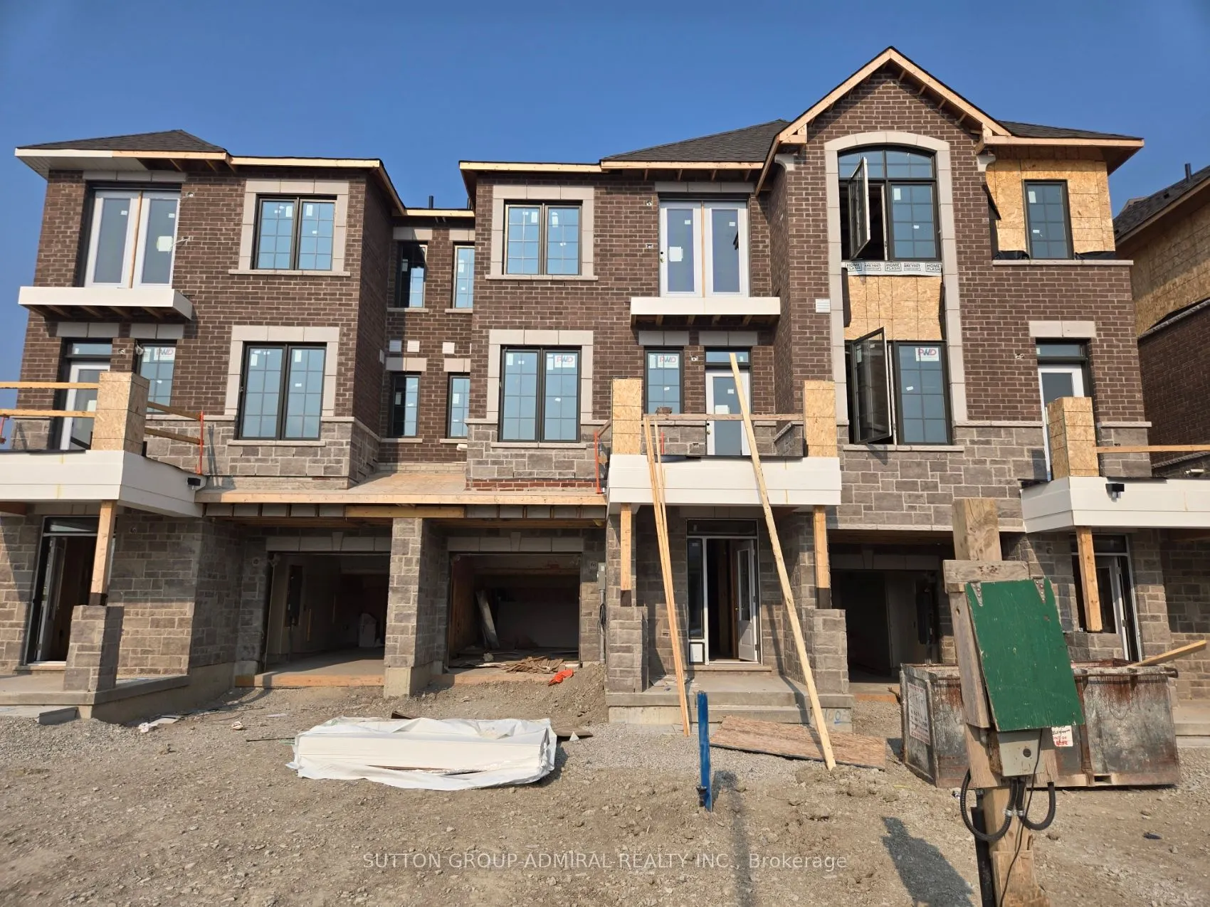 85 Vinewood Crescent