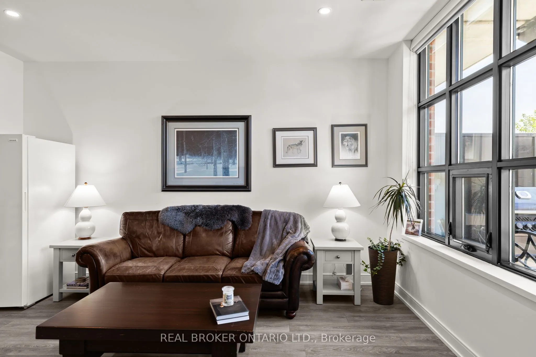 21 Matchdash Street S, #210