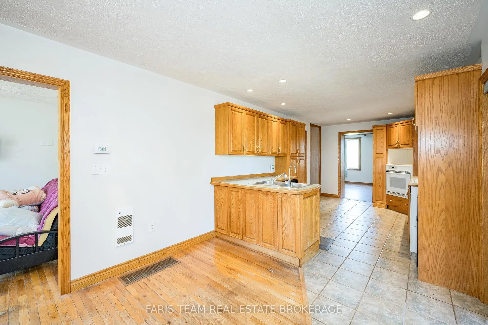 326 Lafontaine Road W