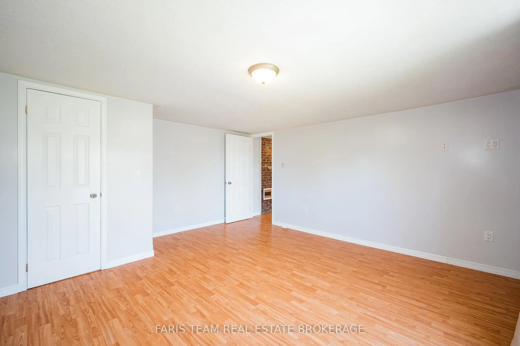 326 Lafontaine Road W
