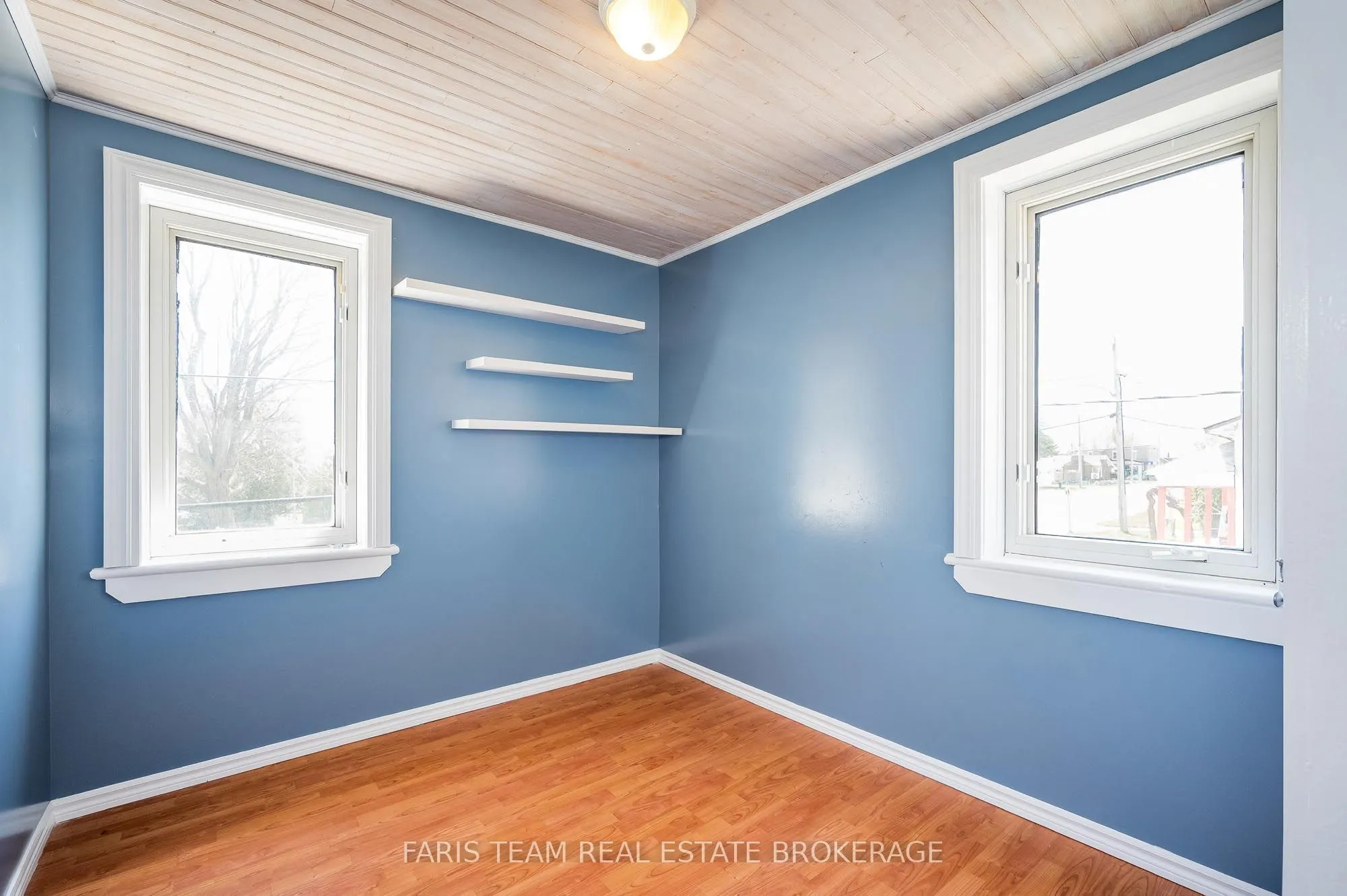 326 Lafontaine Road W