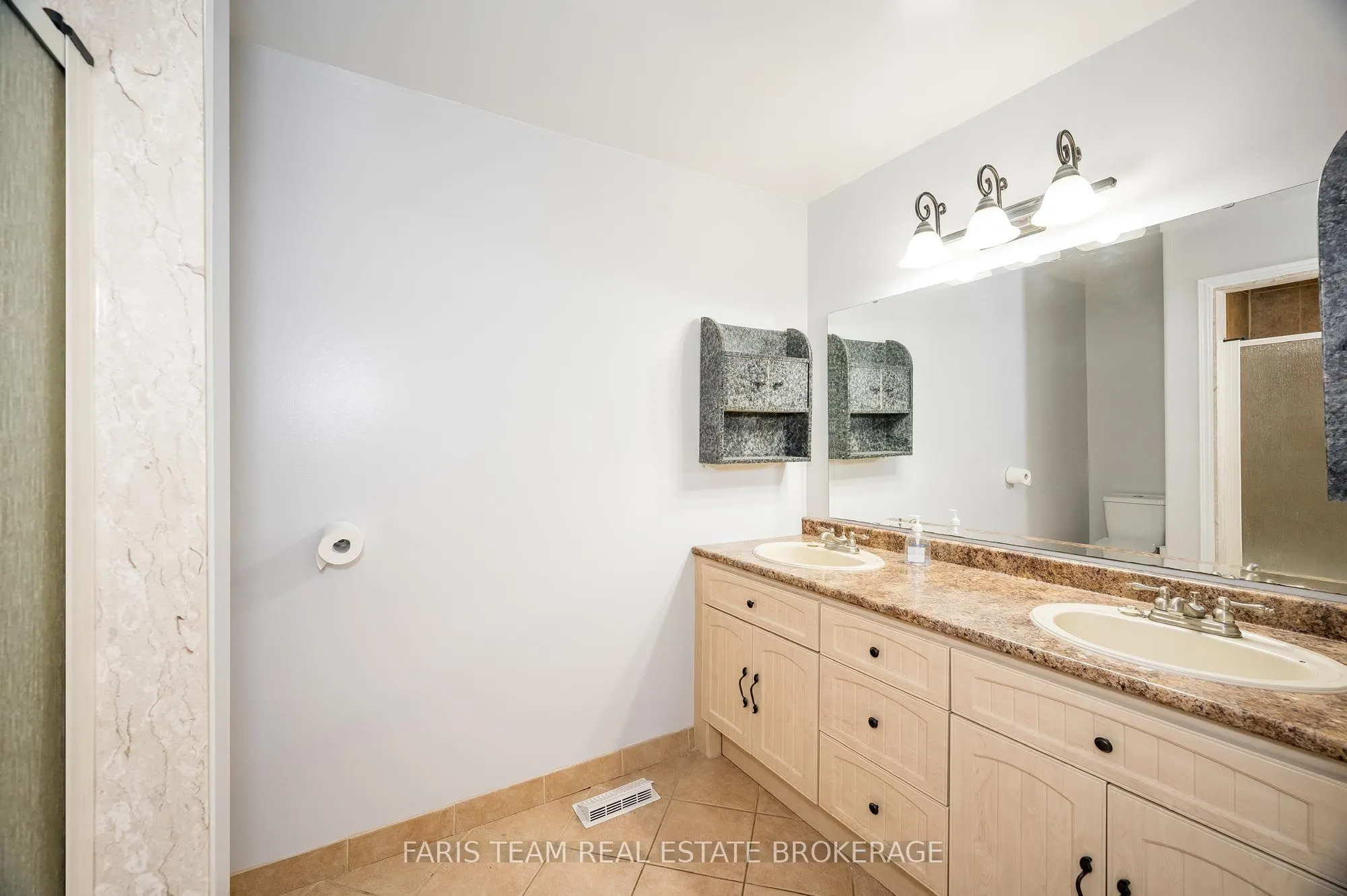 326 Lafontaine Road W